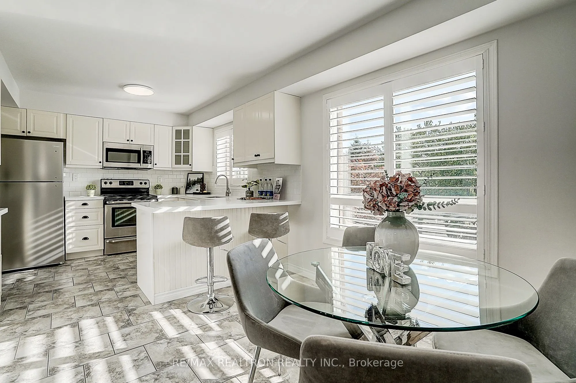 2543 Gill Crescent