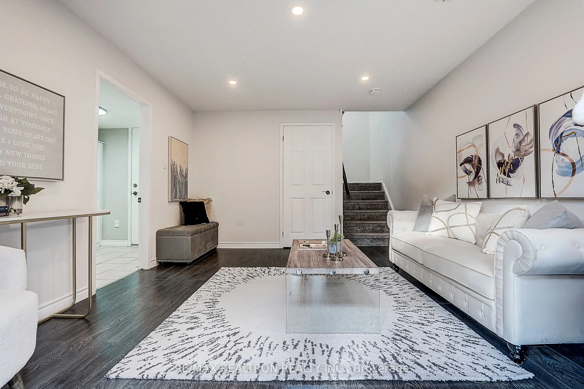 2543 Gill Crescent