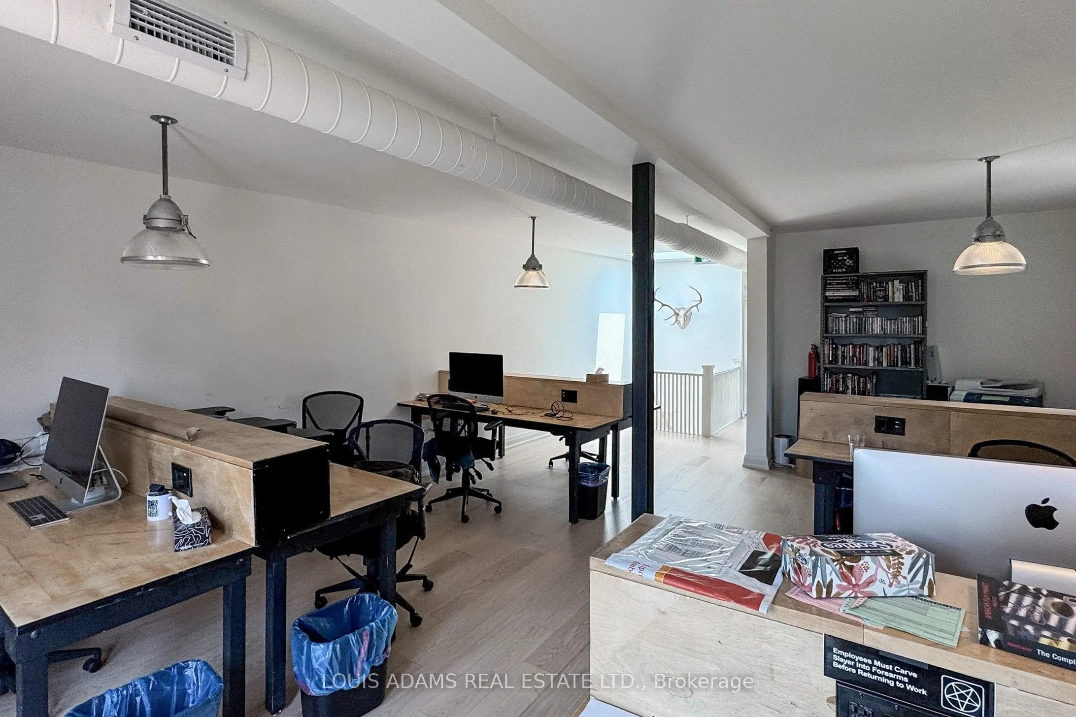 2215 Dundas Street W
