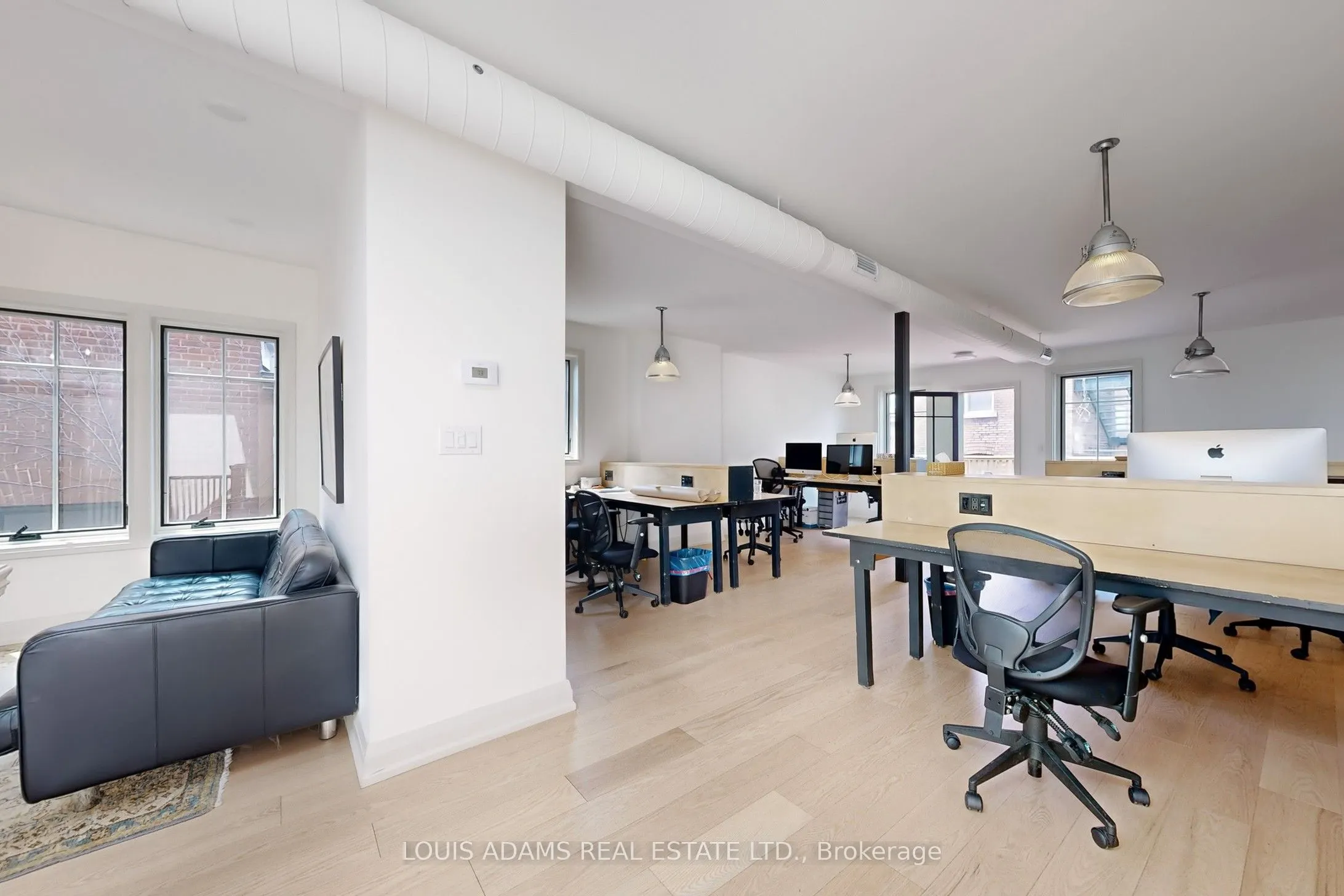 2215 Dundas Street W