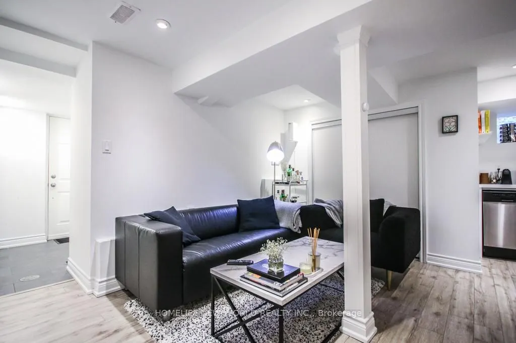 679 Gladstone Avenue, #Lower