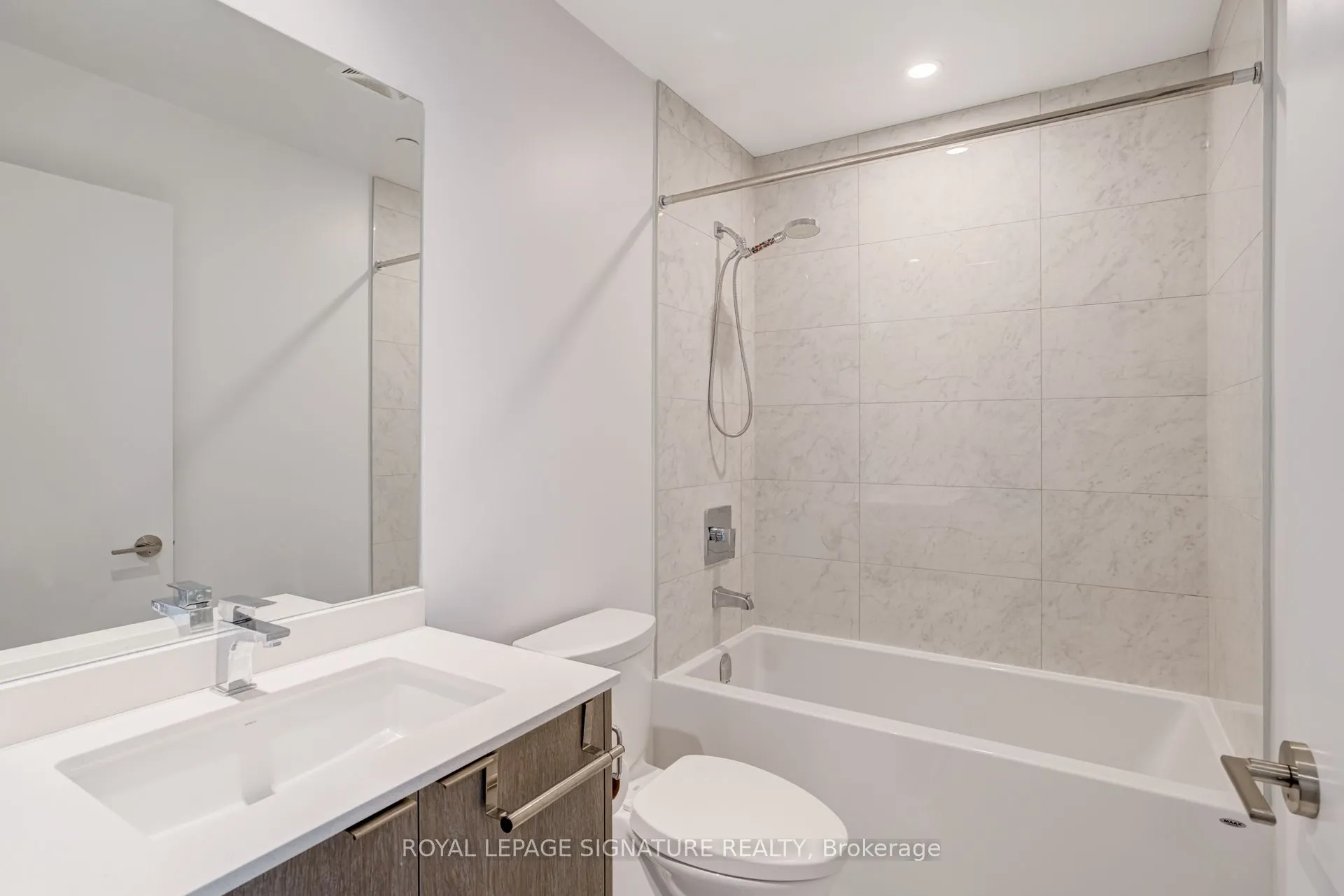 1928 Lakeshore Boulevard W, #3805