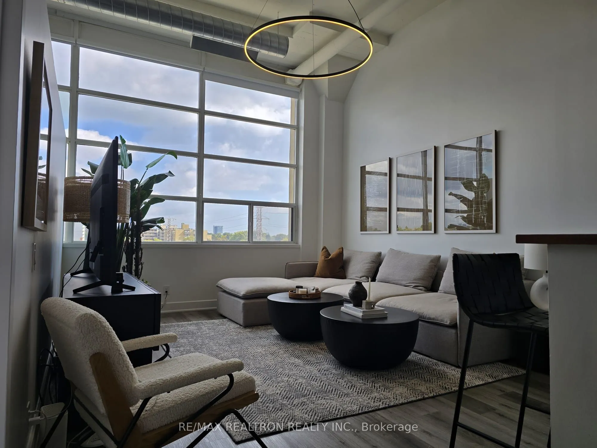 1001 Roselawn Avenue, #328