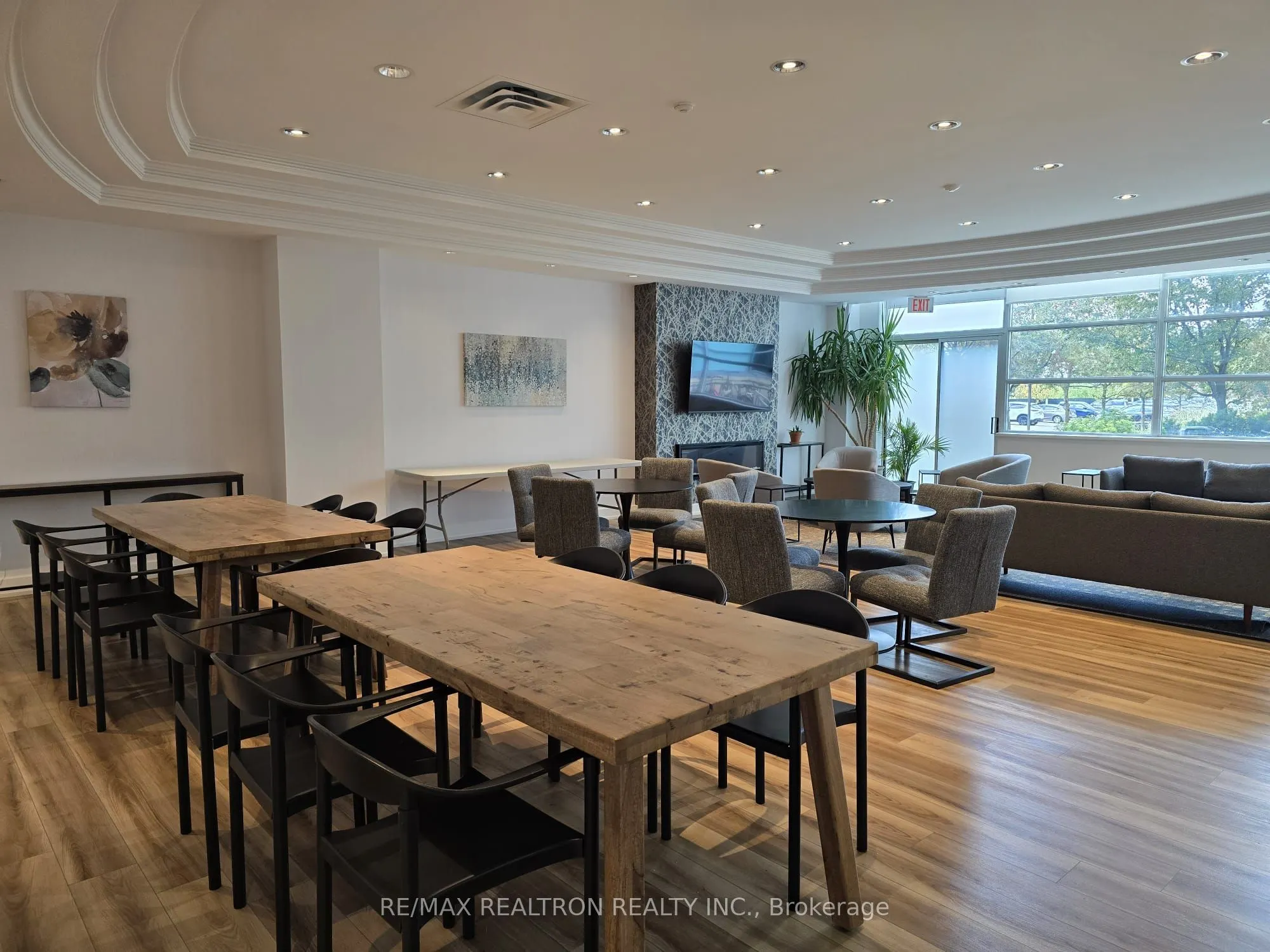 1001 Roselawn Avenue, #328