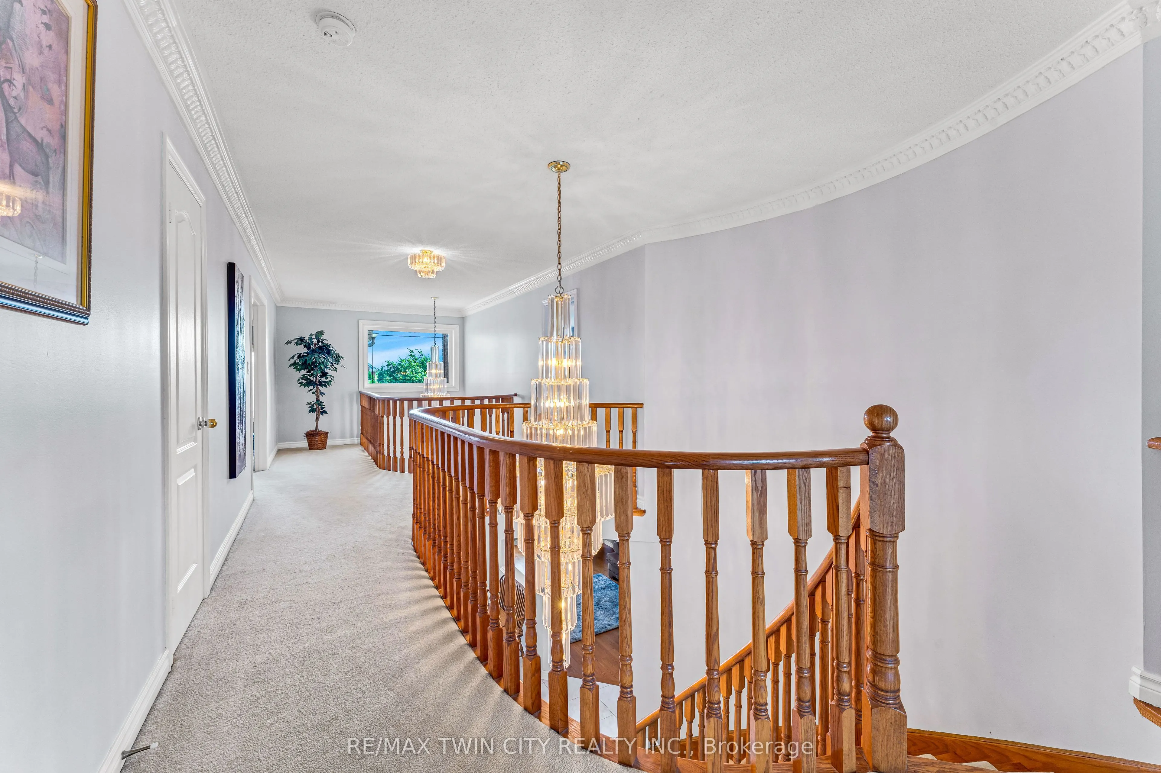 670 Peter Robertson Boulevard