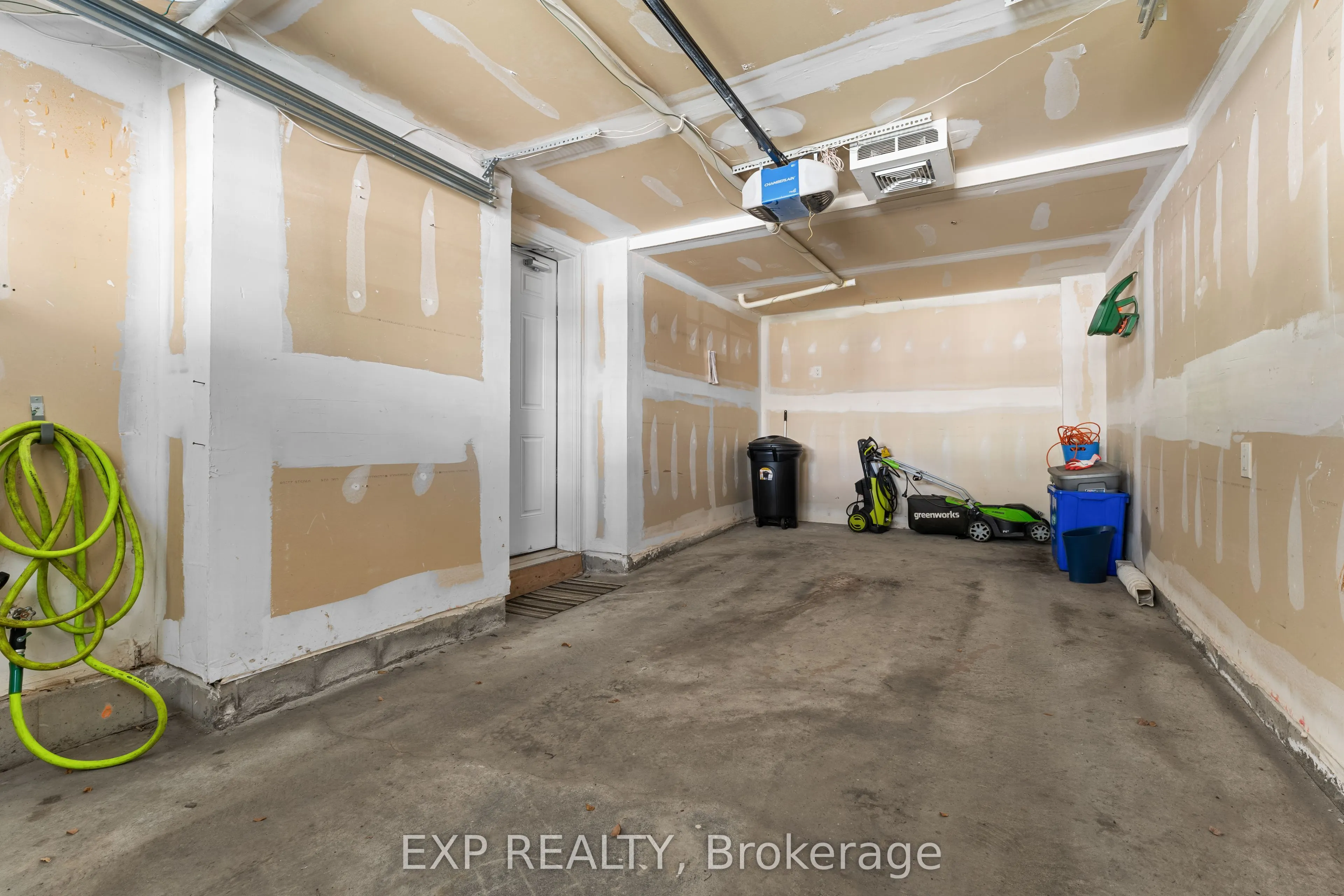 292 Reis Place