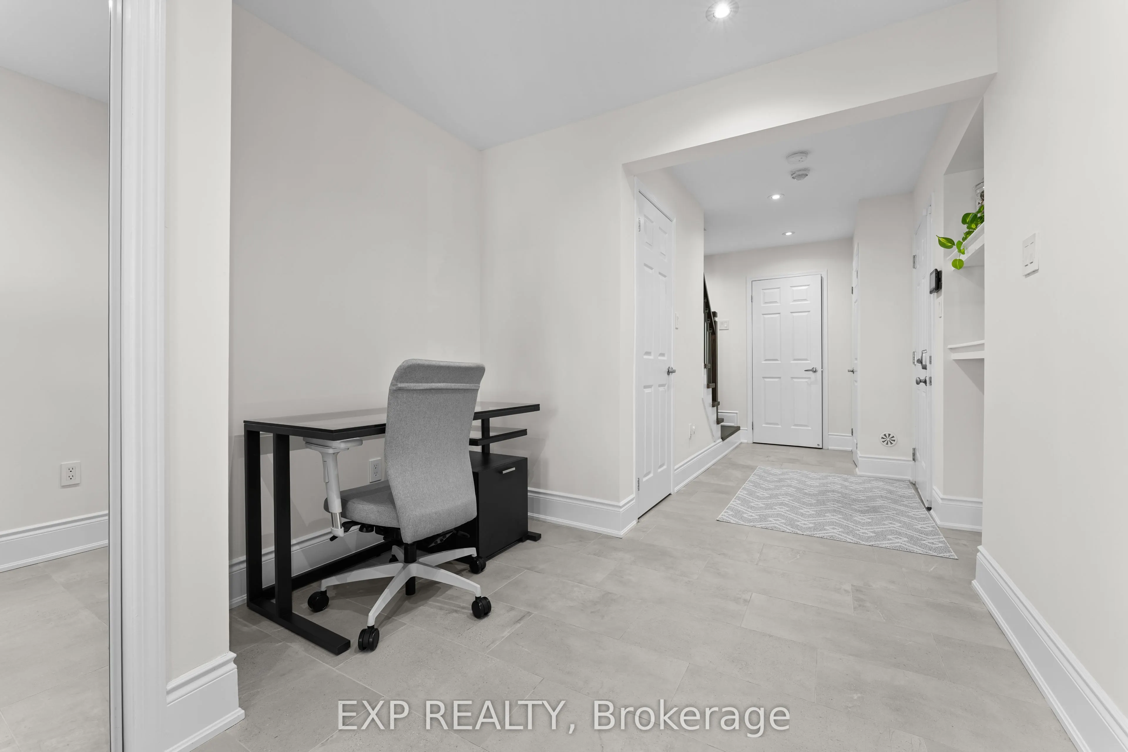 292 Reis Place