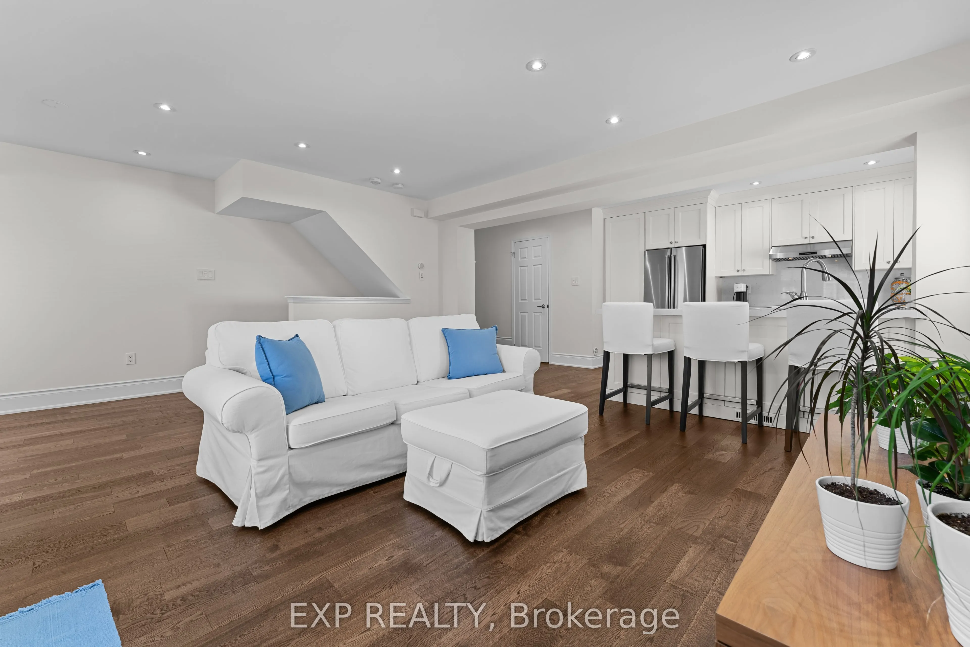 292 Reis Place