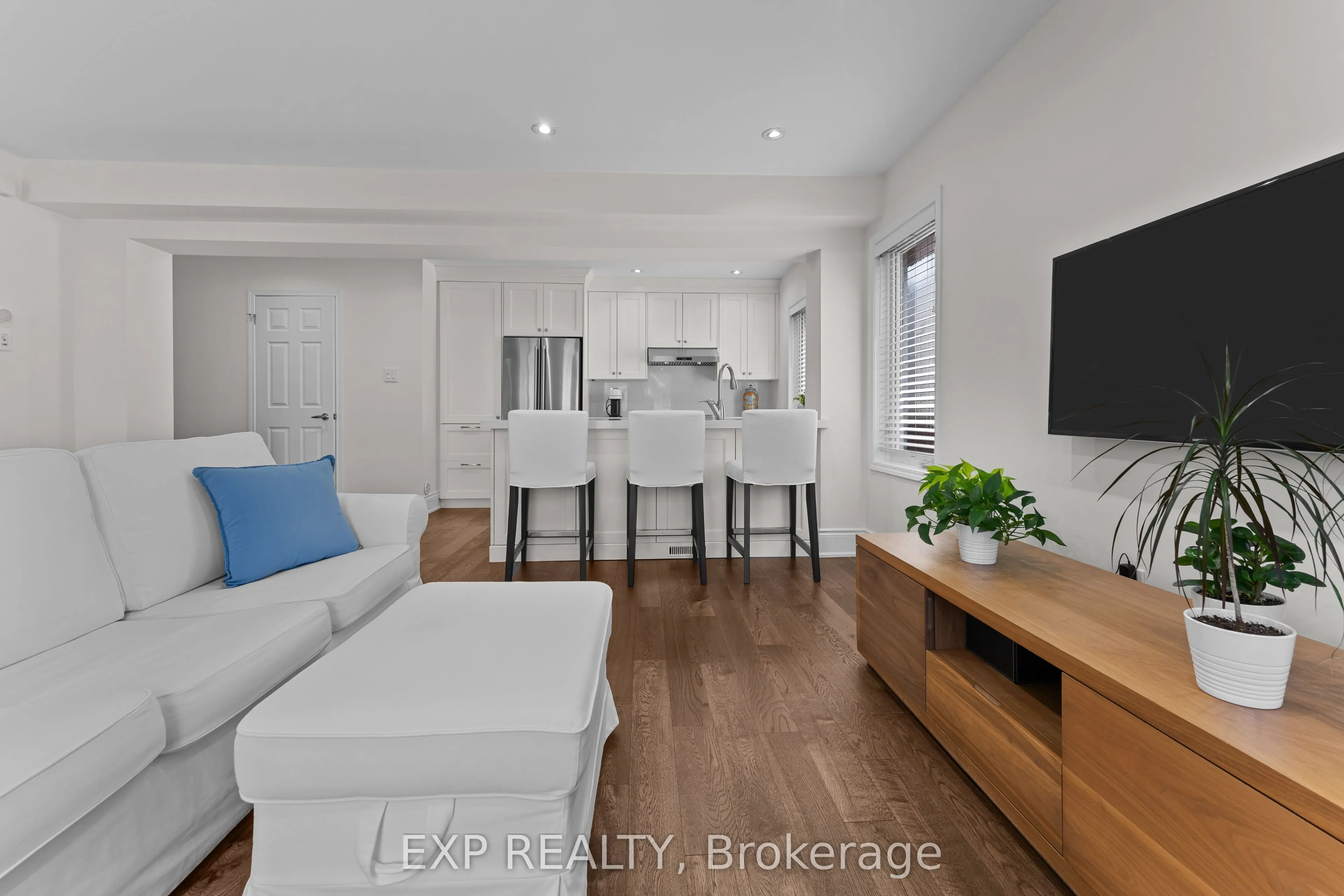 292 Reis Place