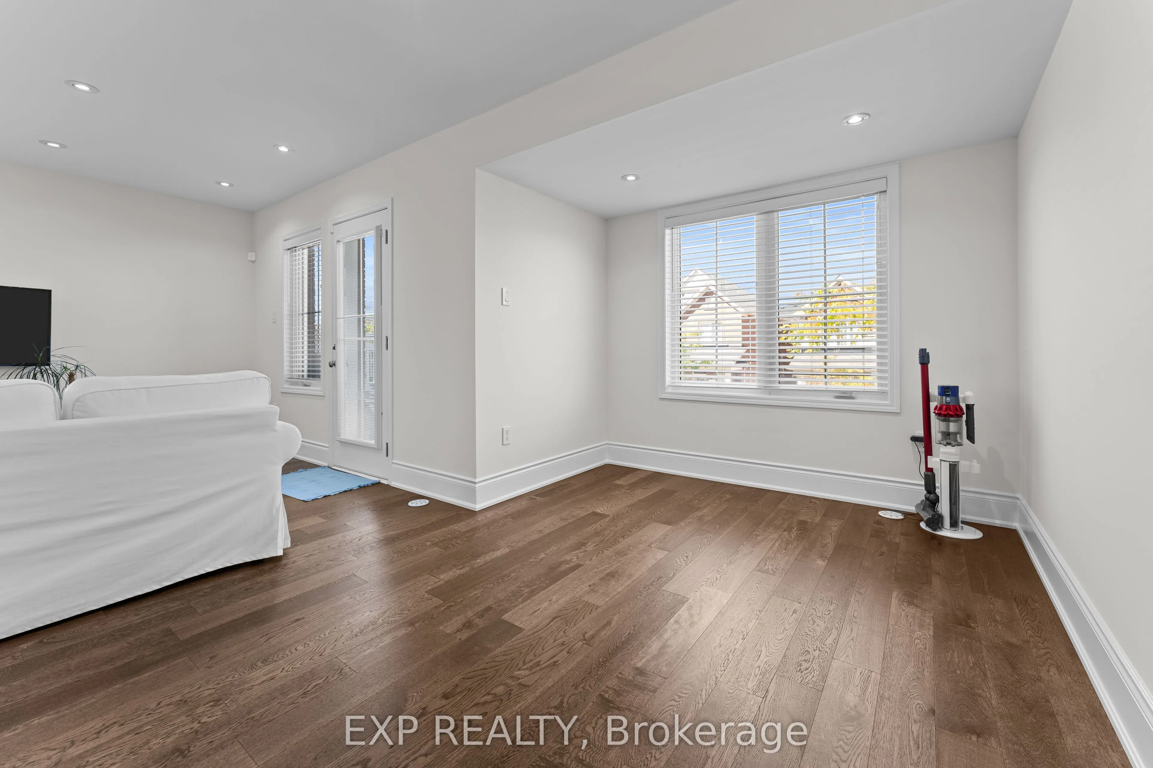 292 Reis Place