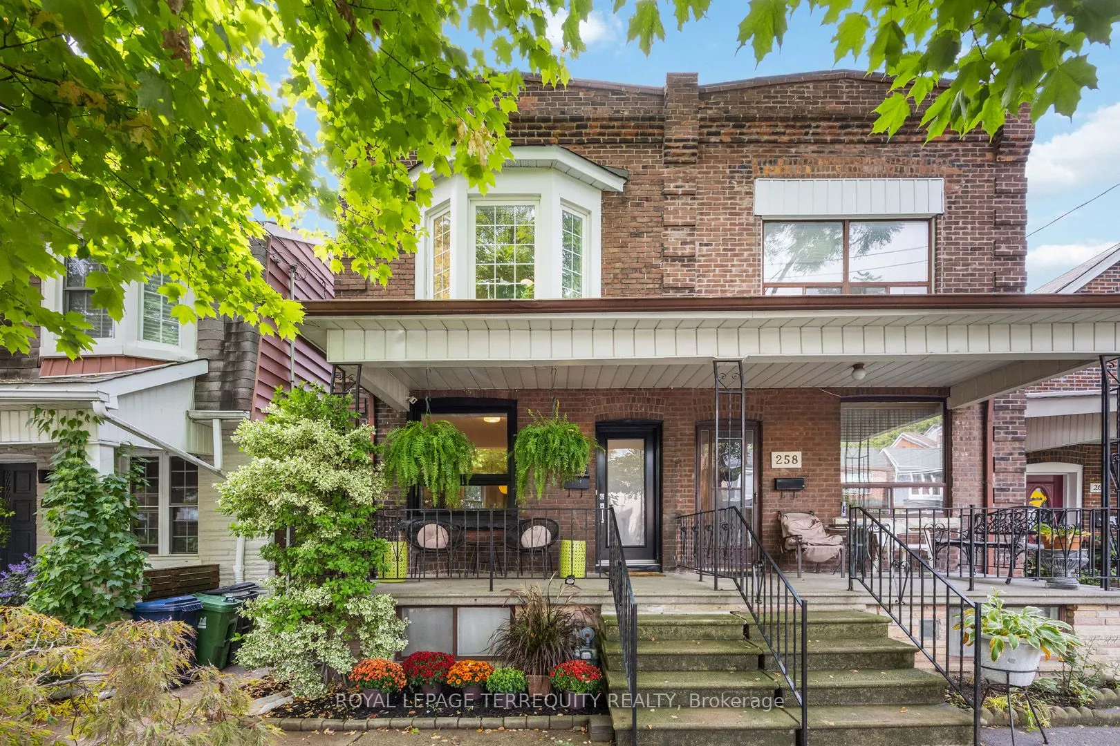 256 Campbell Avenue