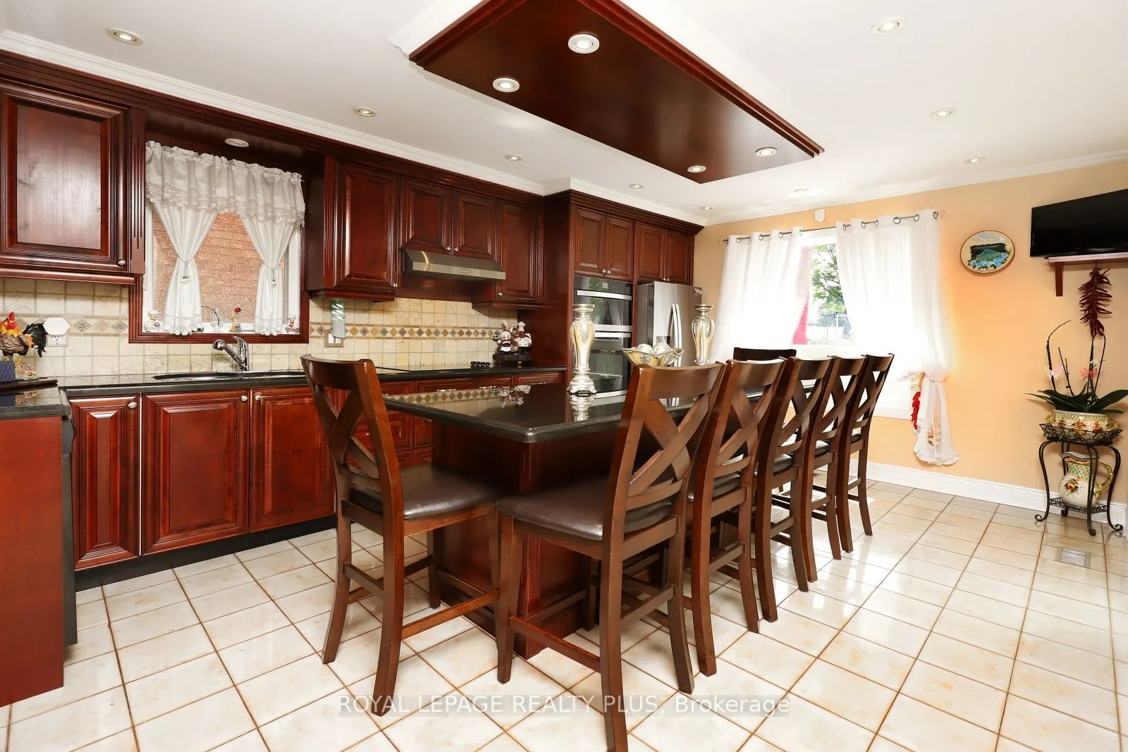 1086 Hedge Drive