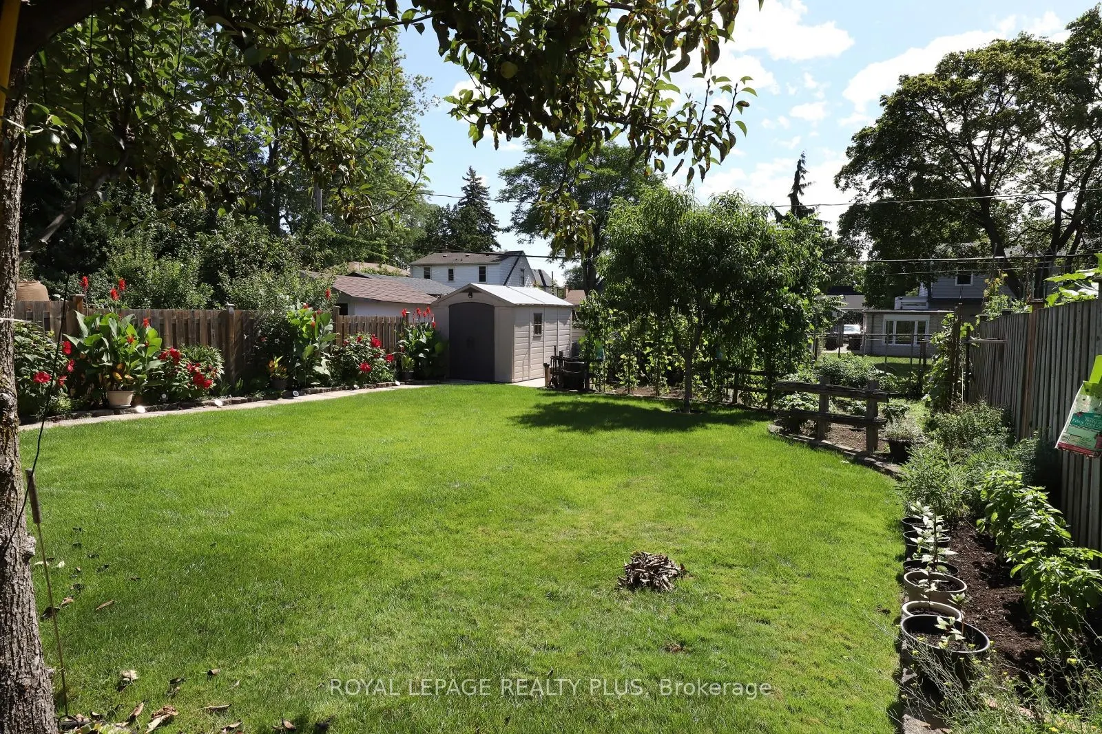 1086 Hedge Drive
