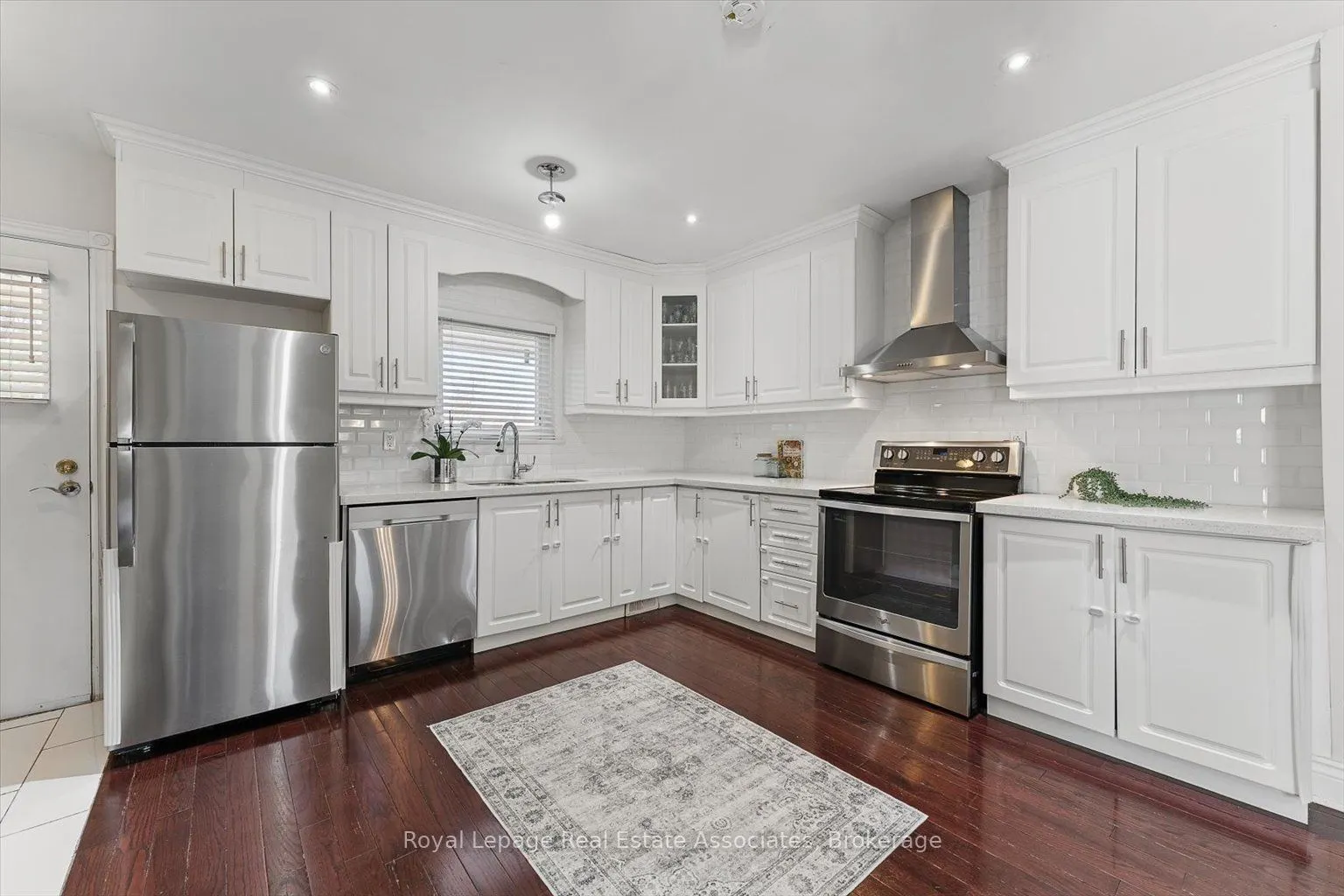 1106 Haig Boulevard