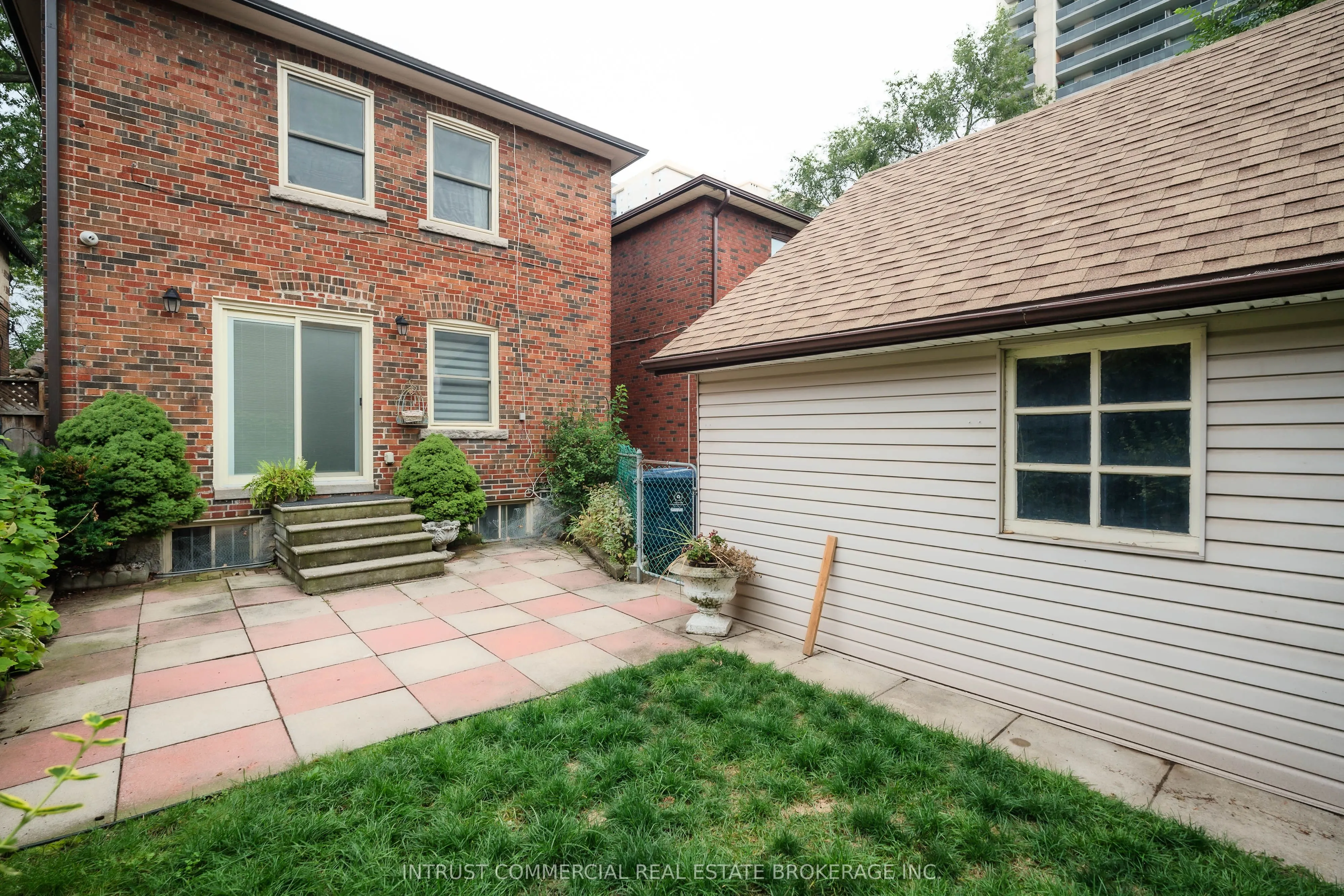 11 High Park Avenue, #Main Floor