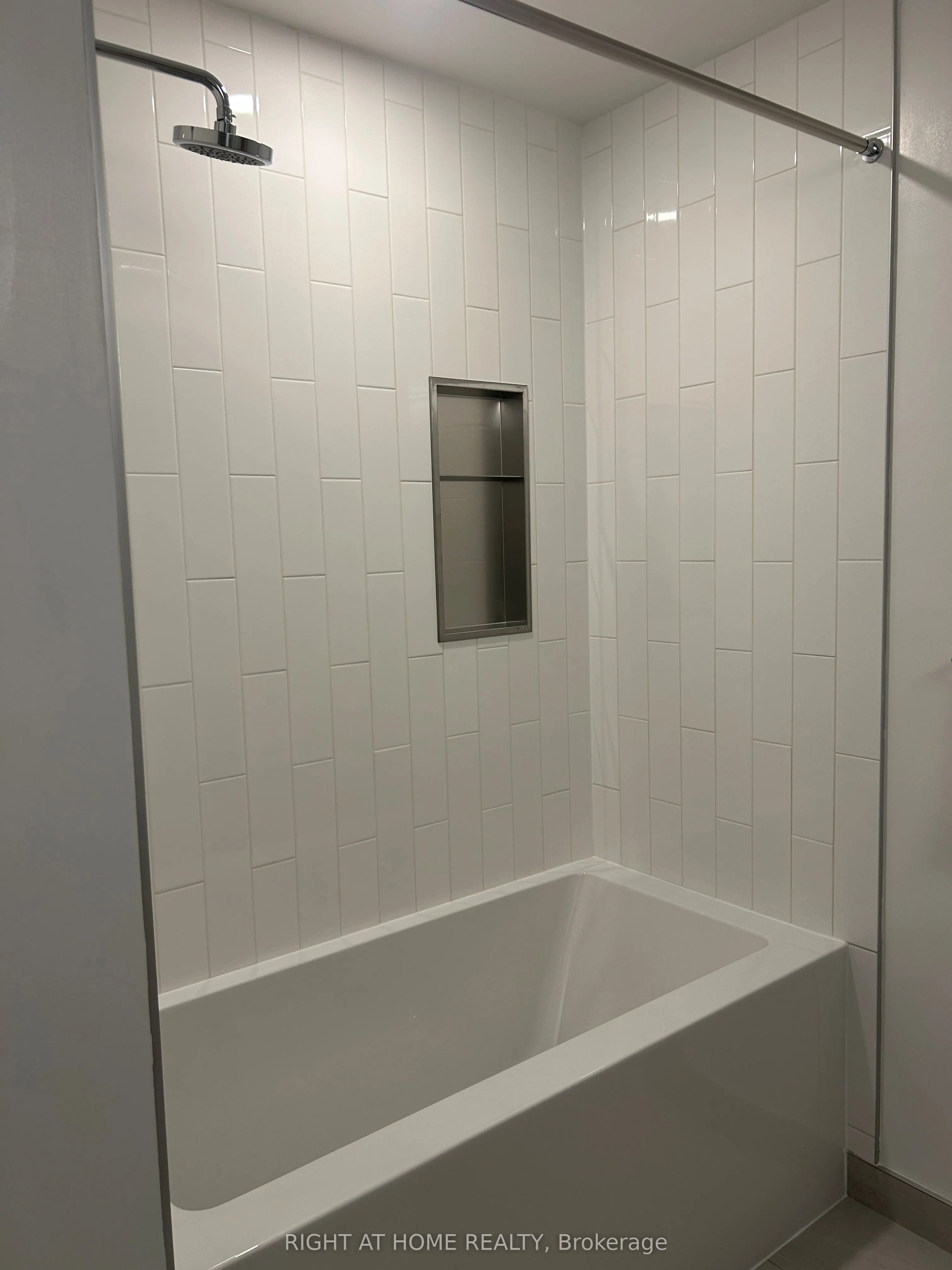 2485 Eglinton Avenue N, #1111