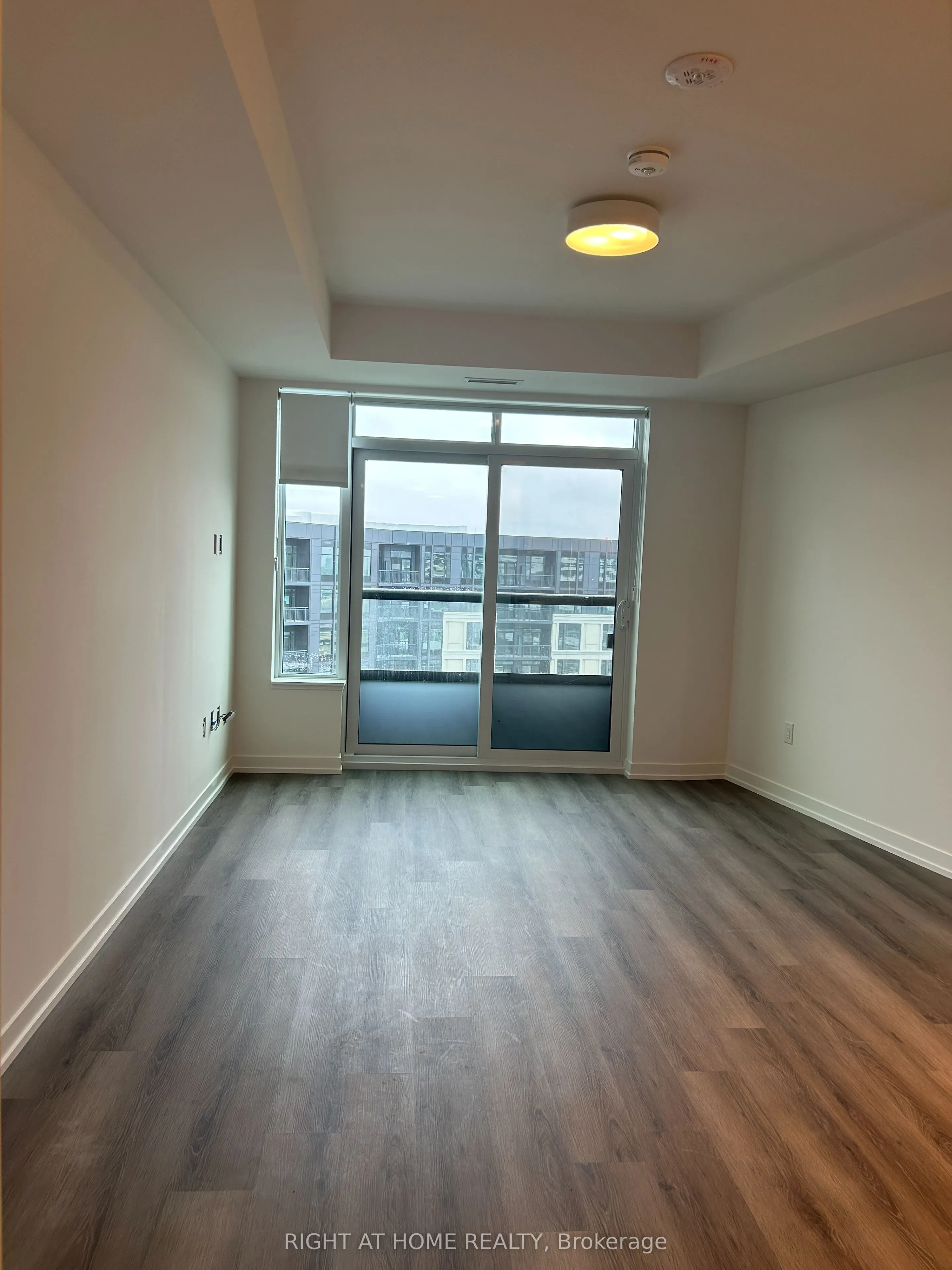 2485 Eglinton Avenue N, #1111