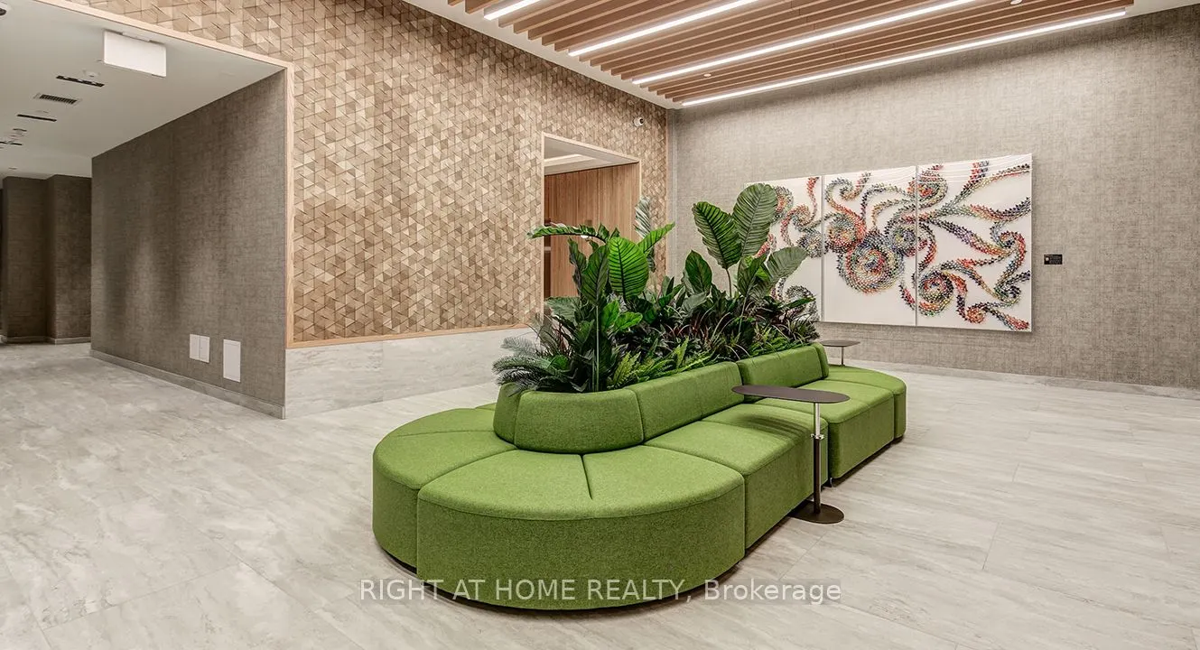 2485 Eglinton Avenue N, #1111