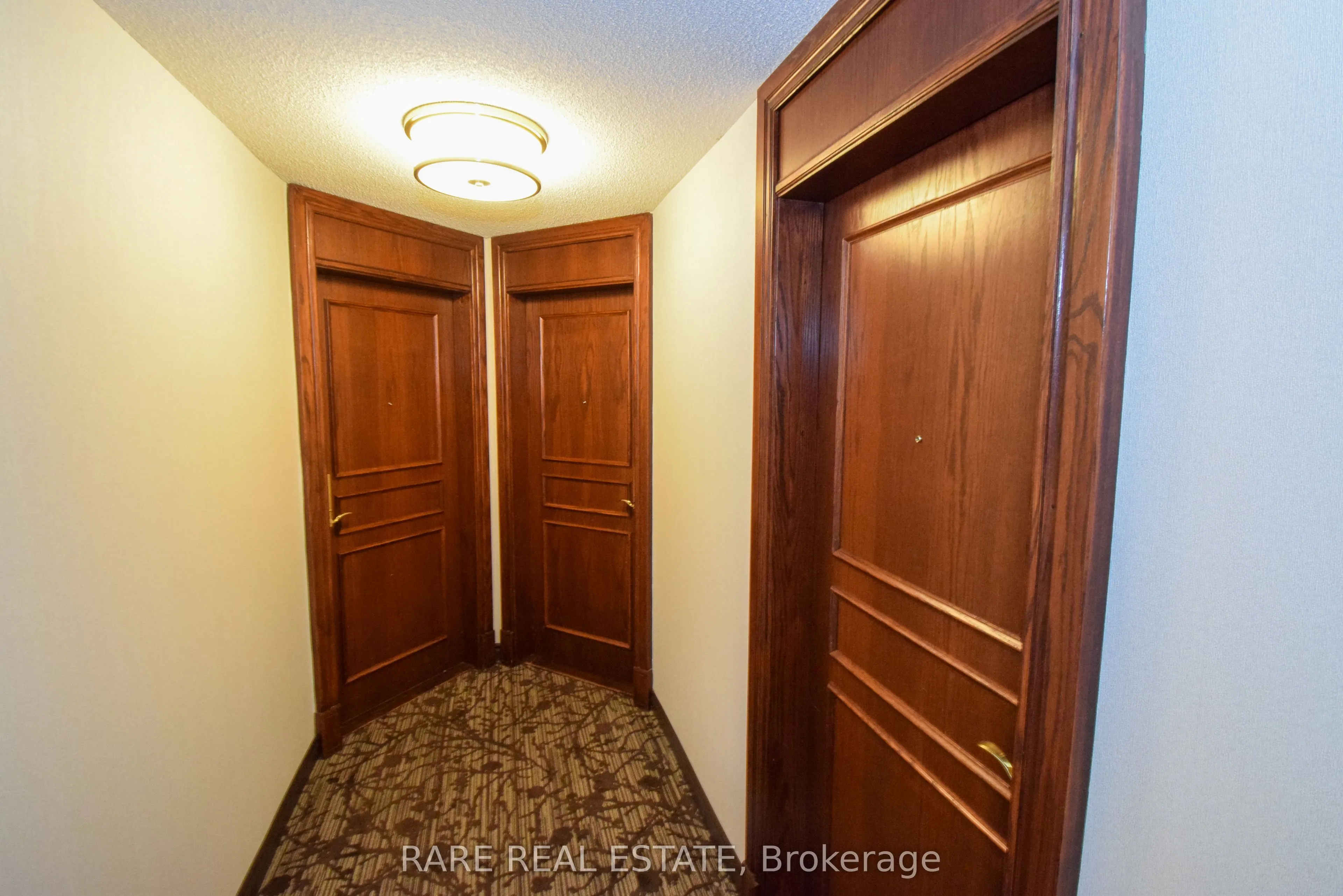 2545 Erin Centre Boulevard, #509