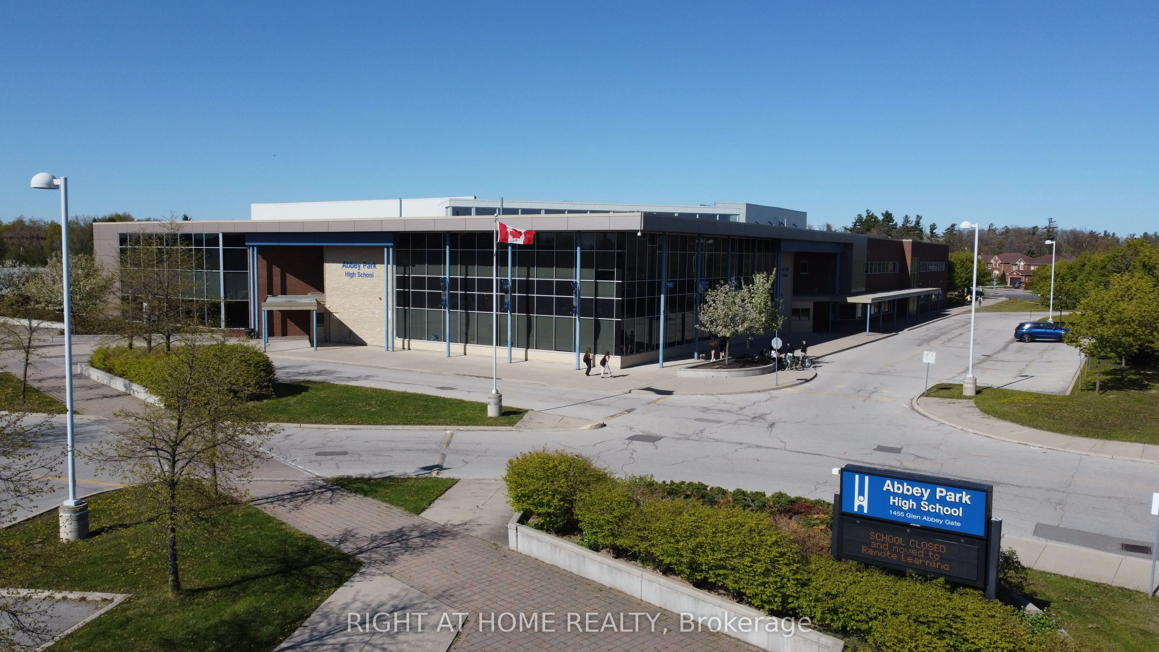 1163 Rosethorne Road, #Upper