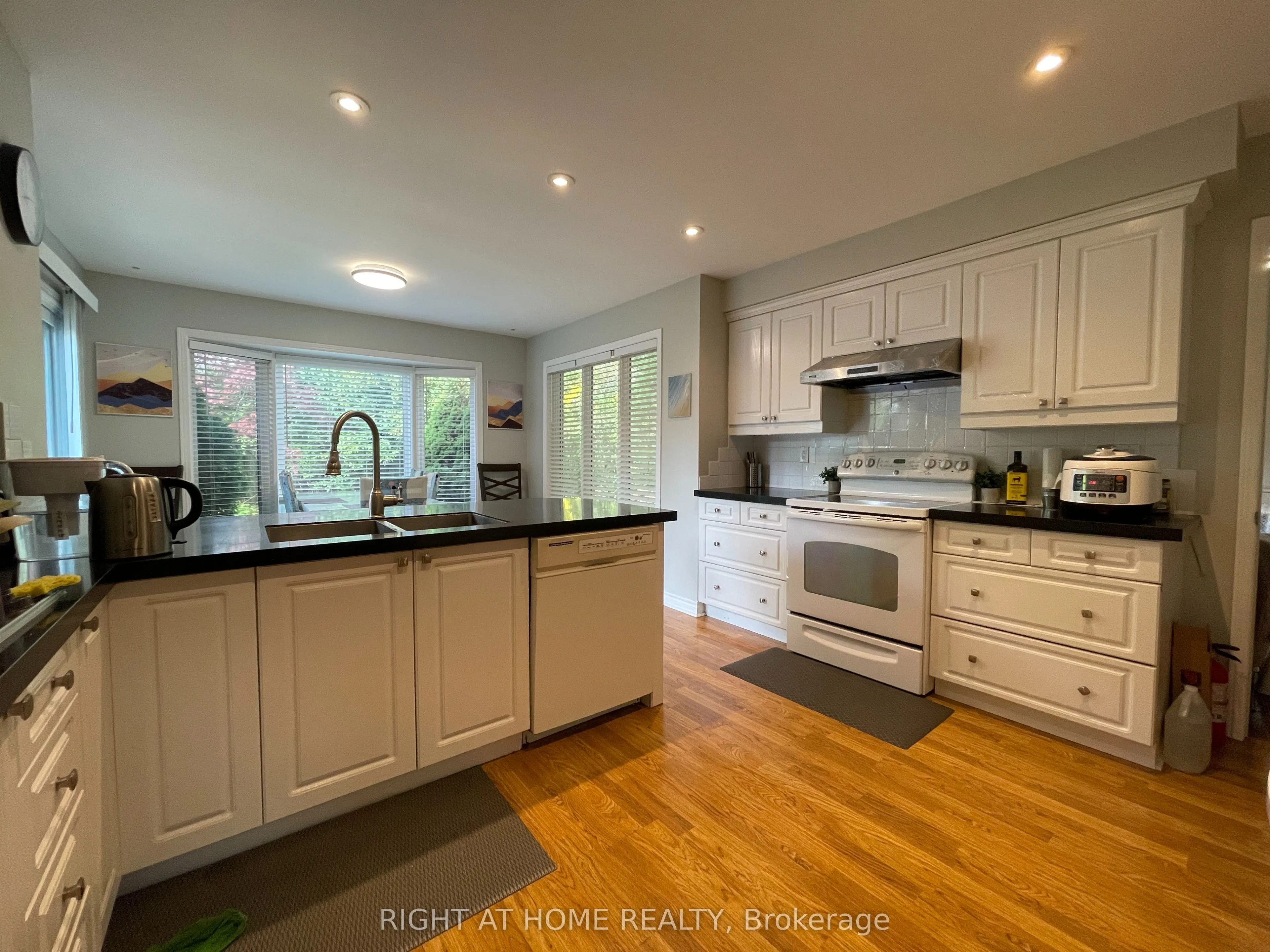 1163 Rosethorne Road, #Upper