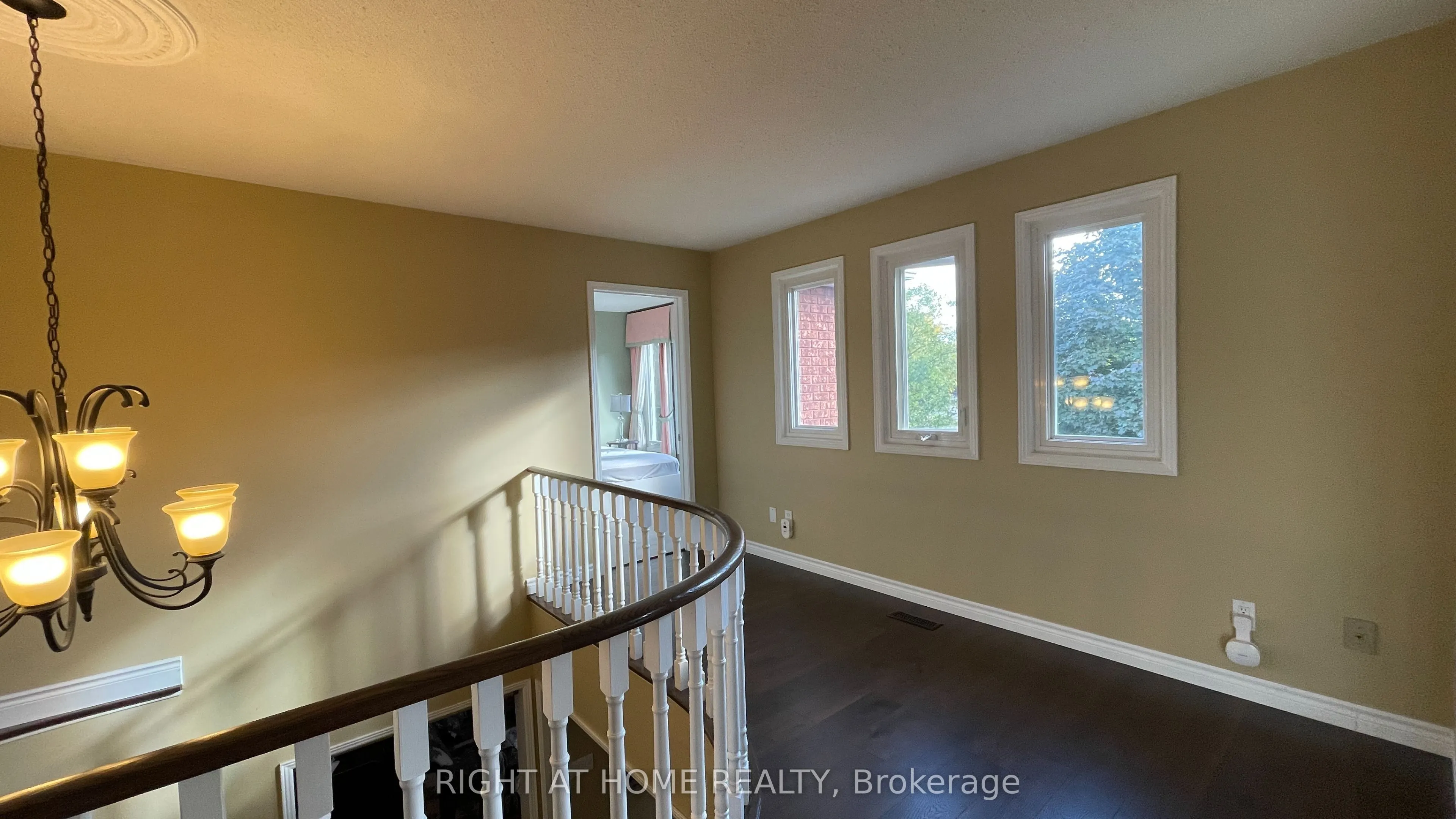 1163 Rosethorne Road, #Upper