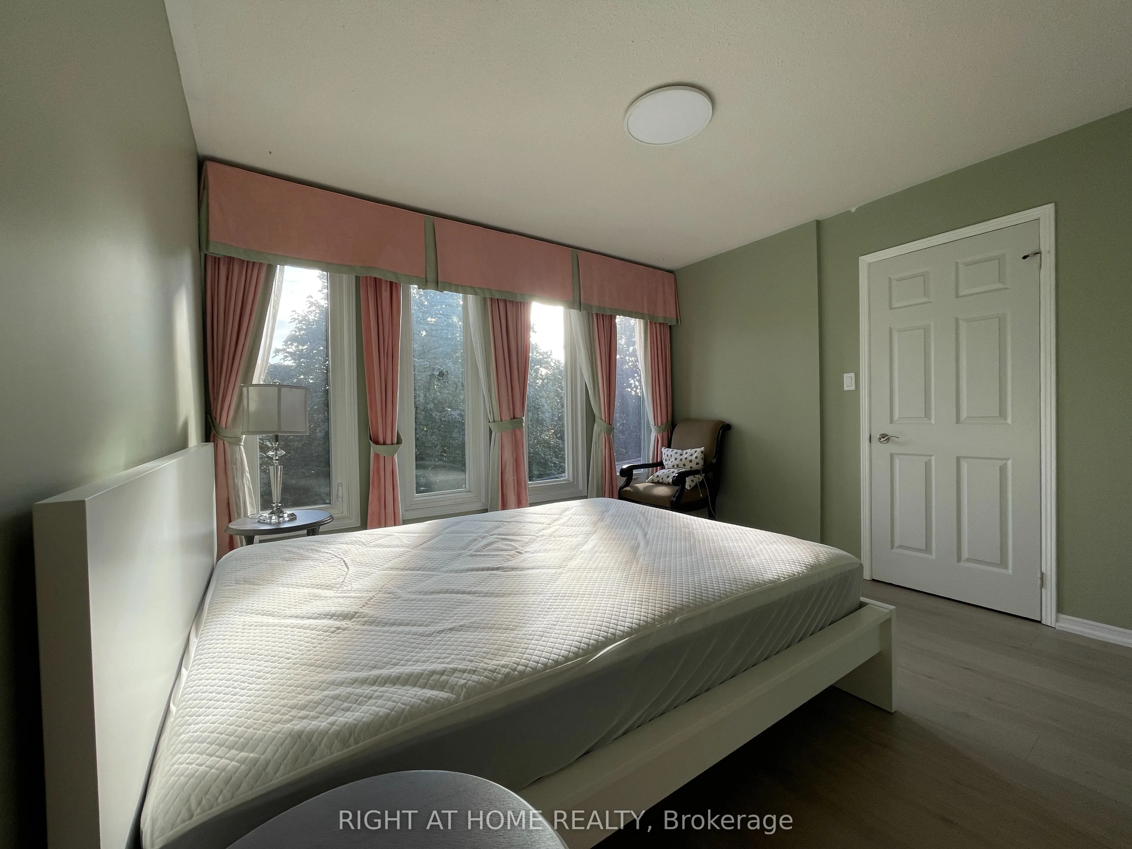 1163 Rosethorne Road, #Upper