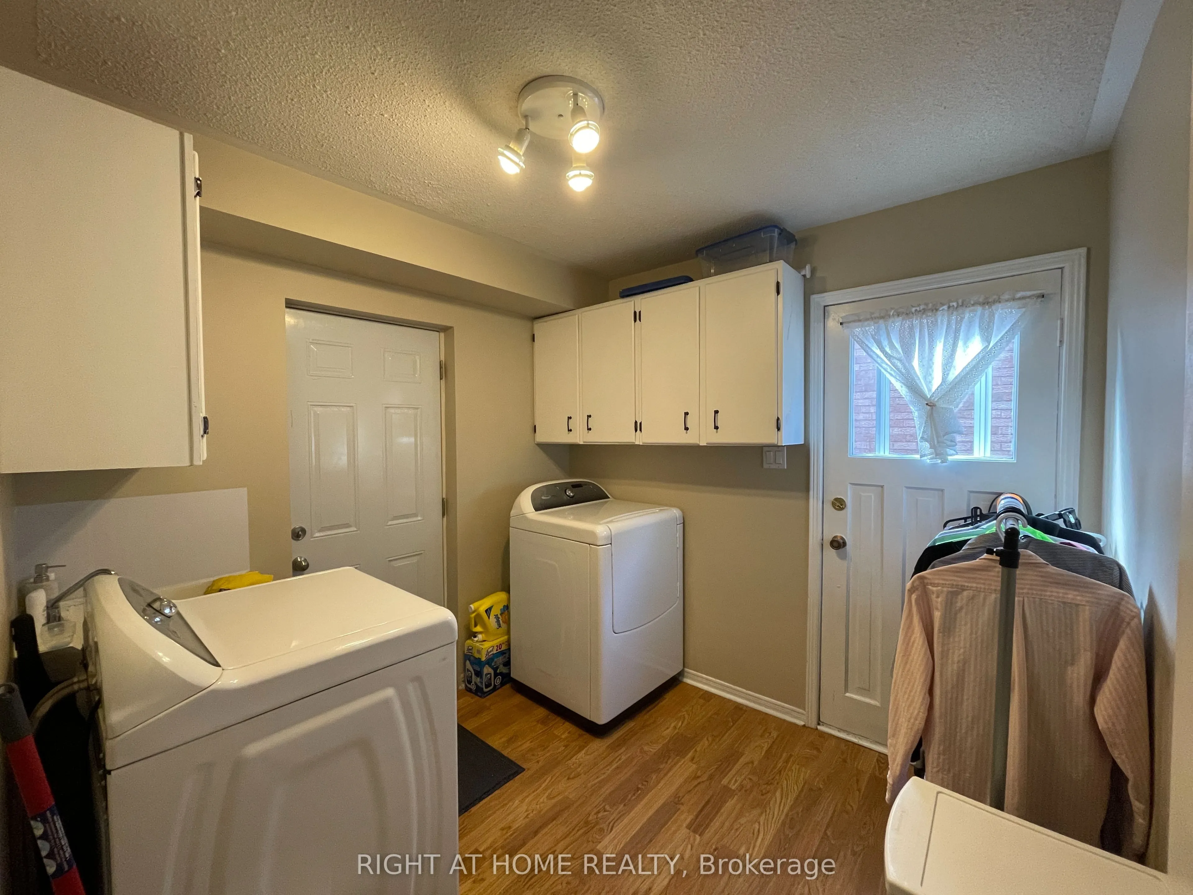 1163 Rosethorne Road, #Upper