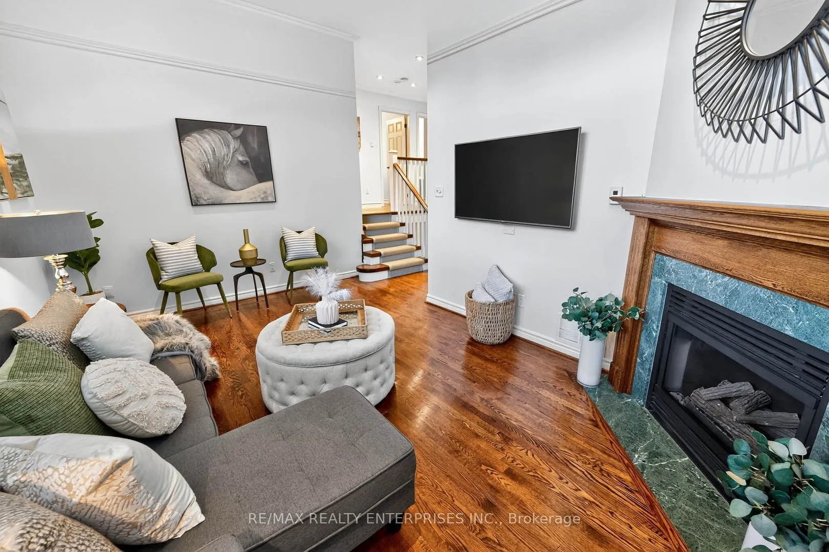 336 Oakridge Court