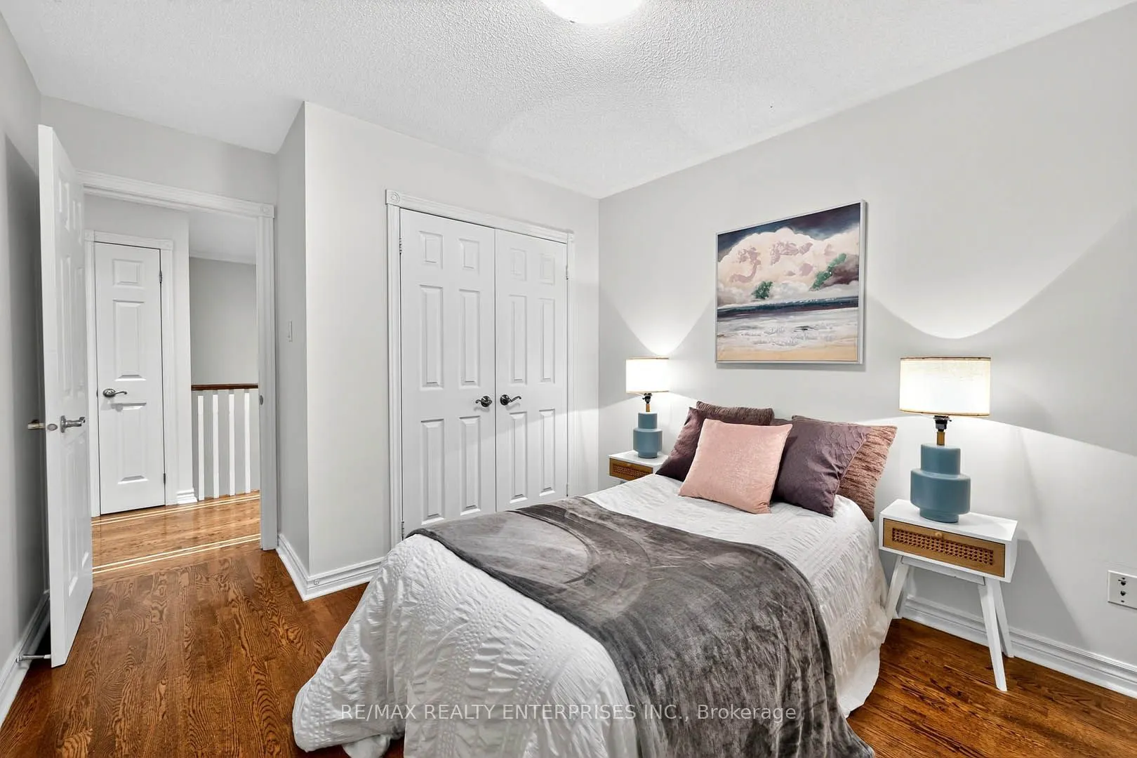 336 Oakridge Court