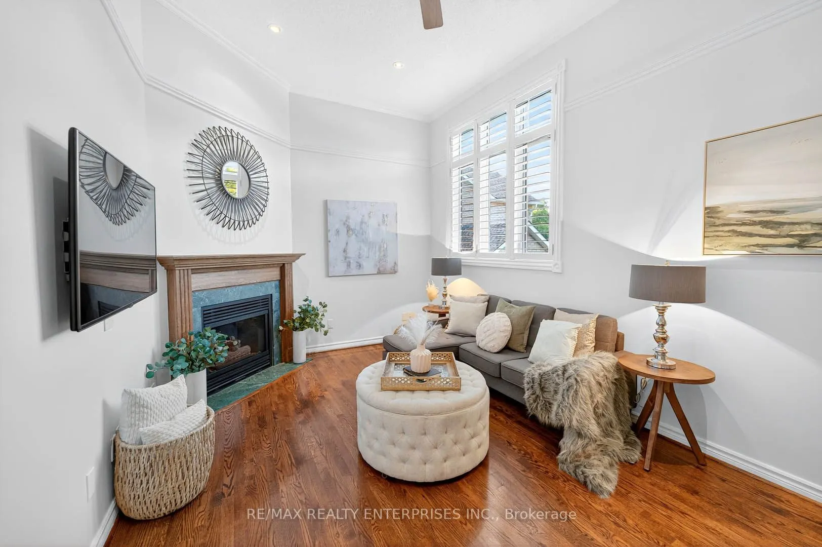 336 Oakridge Court
