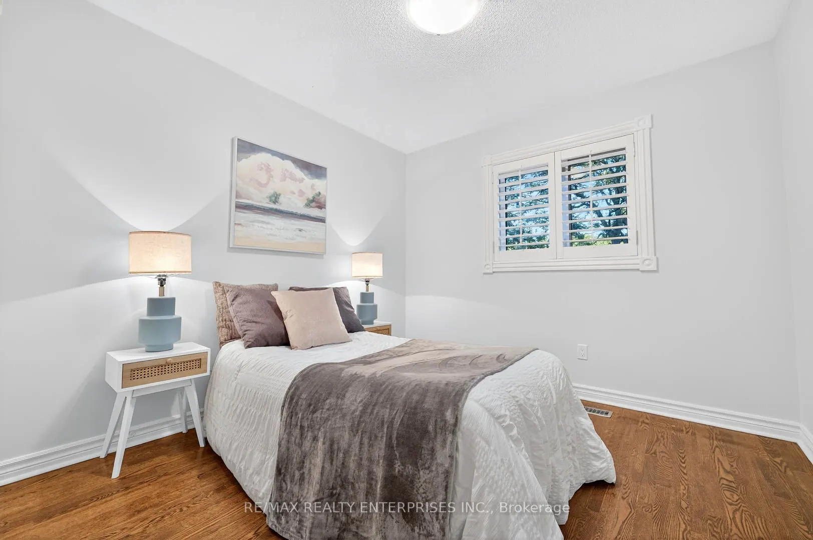 336 Oakridge Court