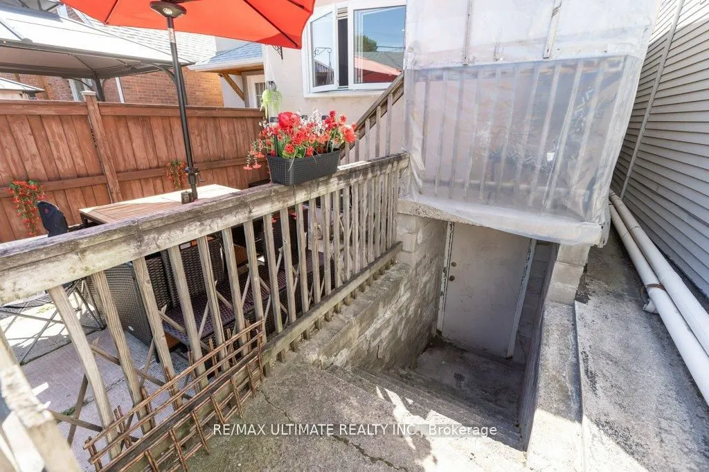 281 Boon Avenue