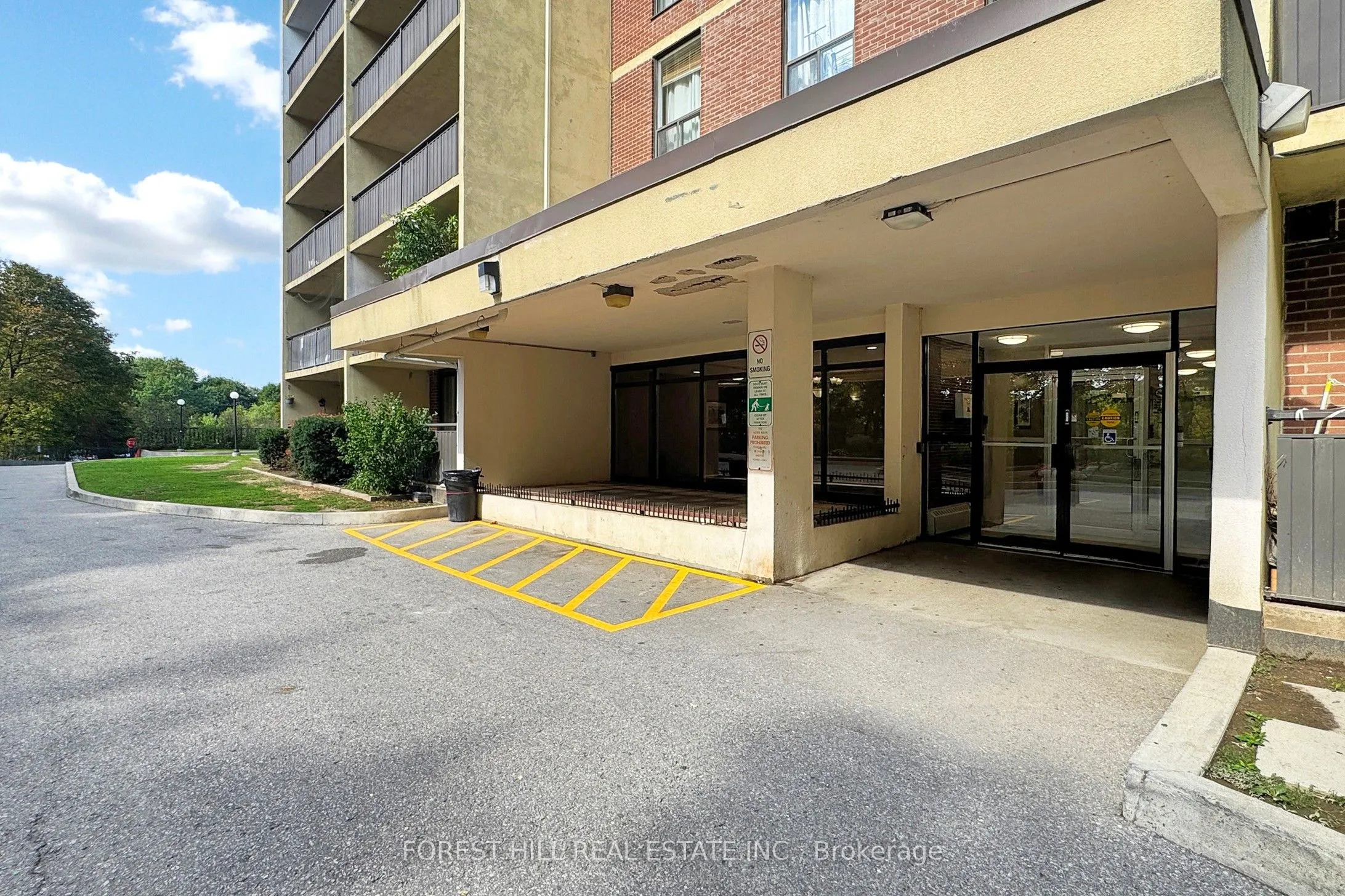 15 London Green Court, #308