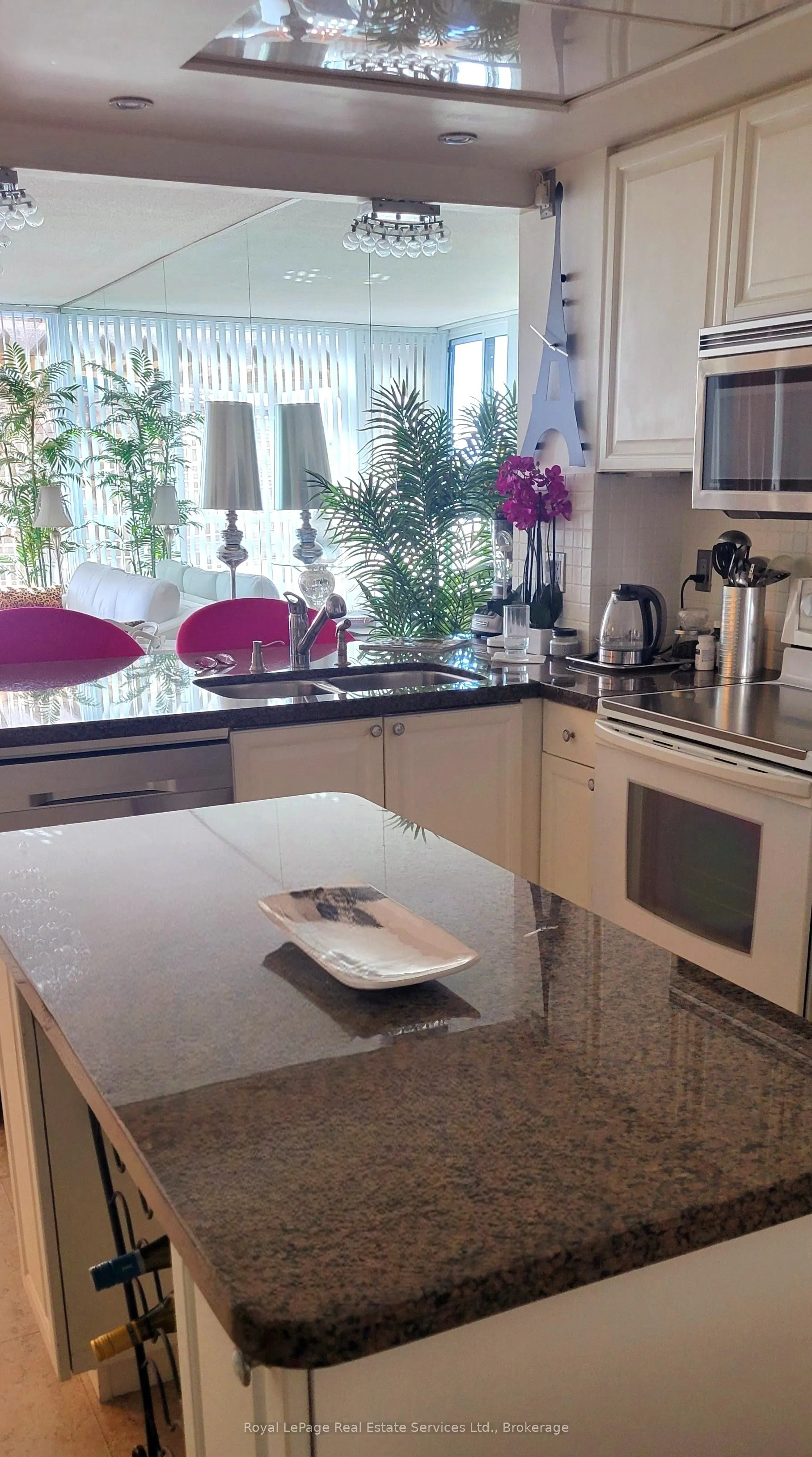 415 Locust Street, #307