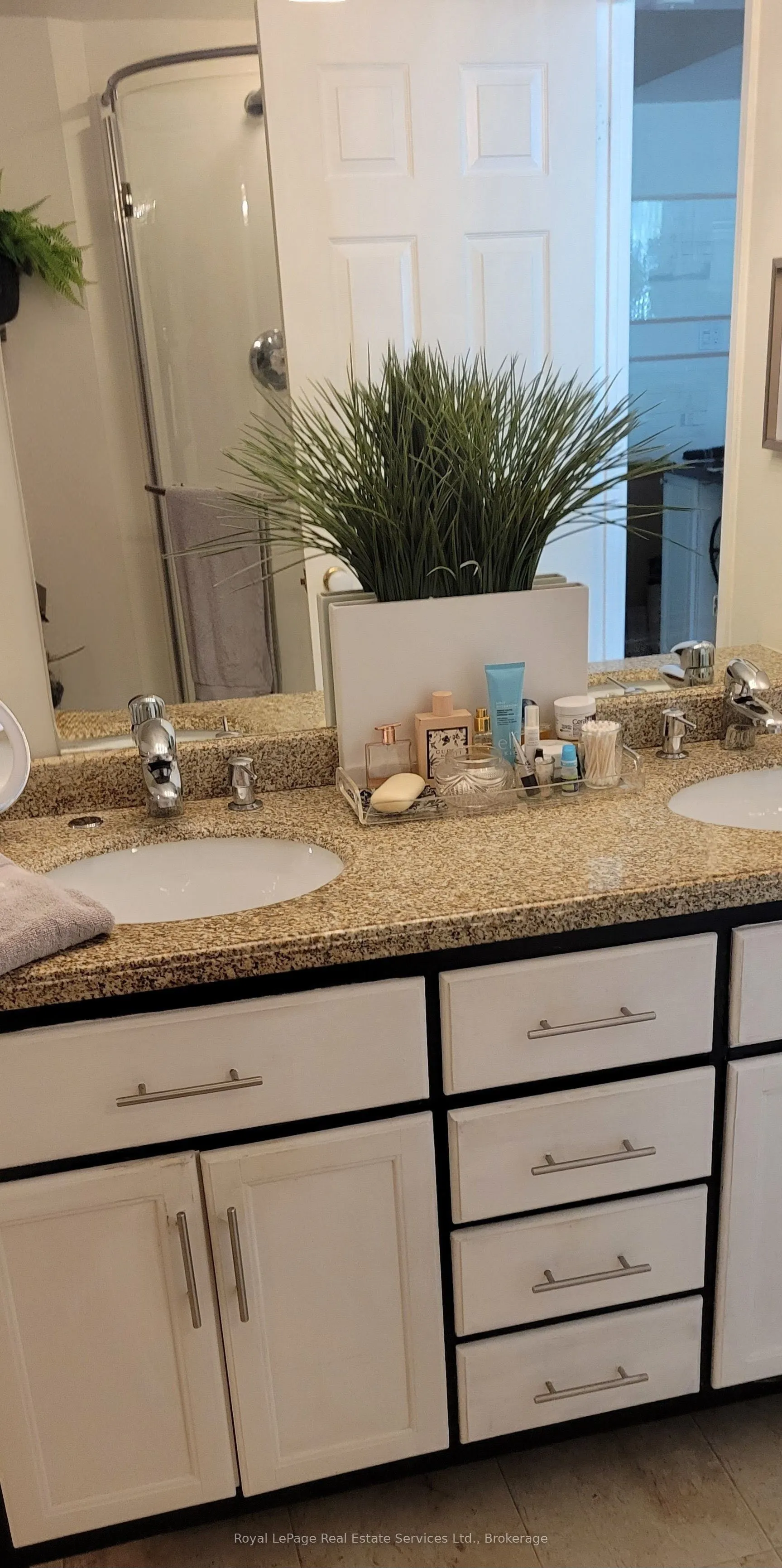 415 Locust Street, #307