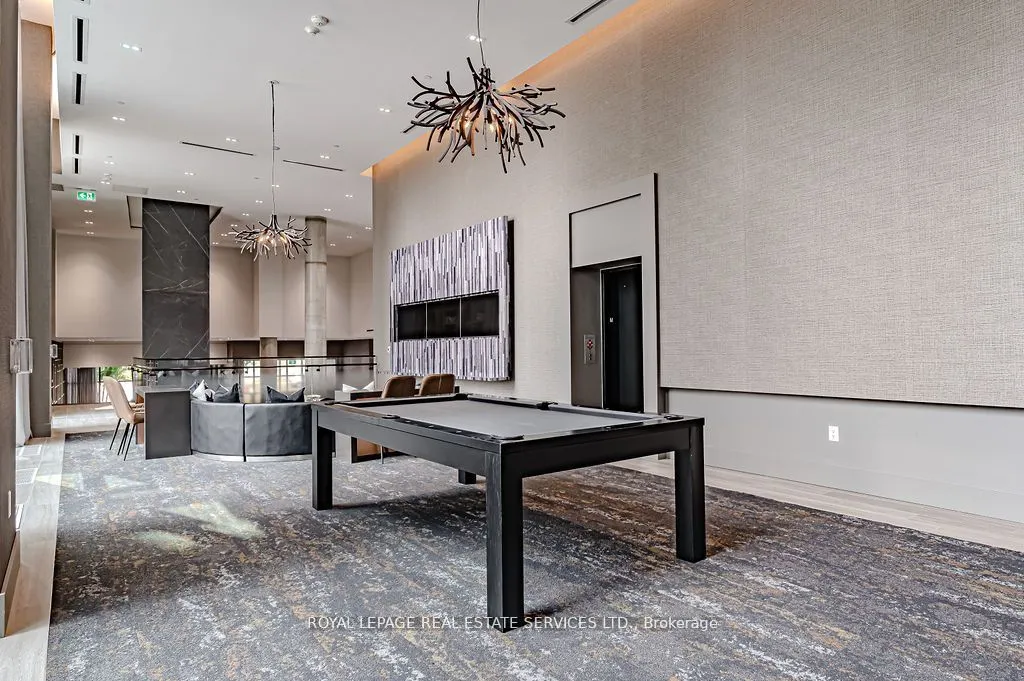 2450 Old Bronte Road, #438