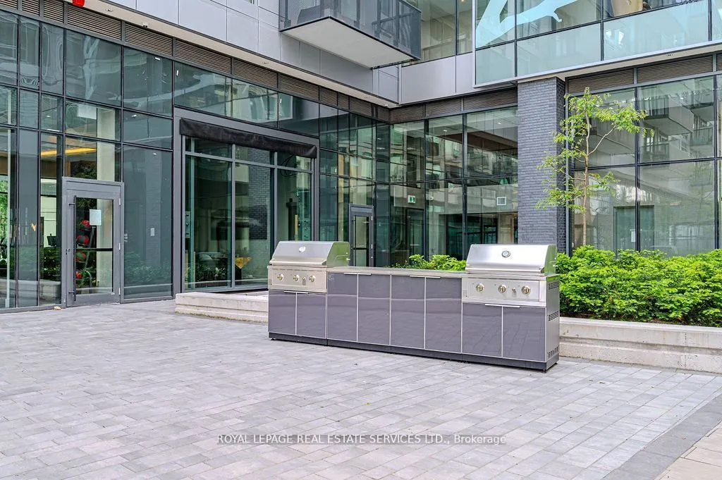 2450 Old Bronte Road, #438
