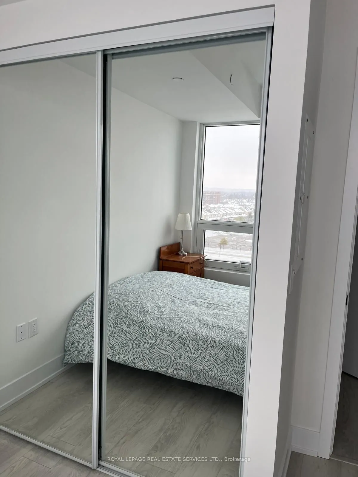 2450 Old Bronte Road, #438