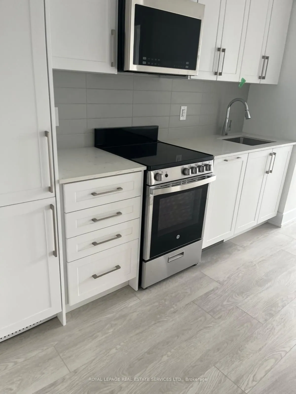 2450 Old Bronte Road, #438