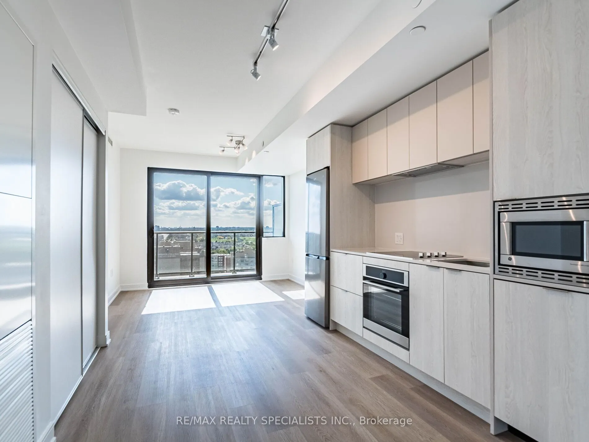 3009 Novar Road, #1703