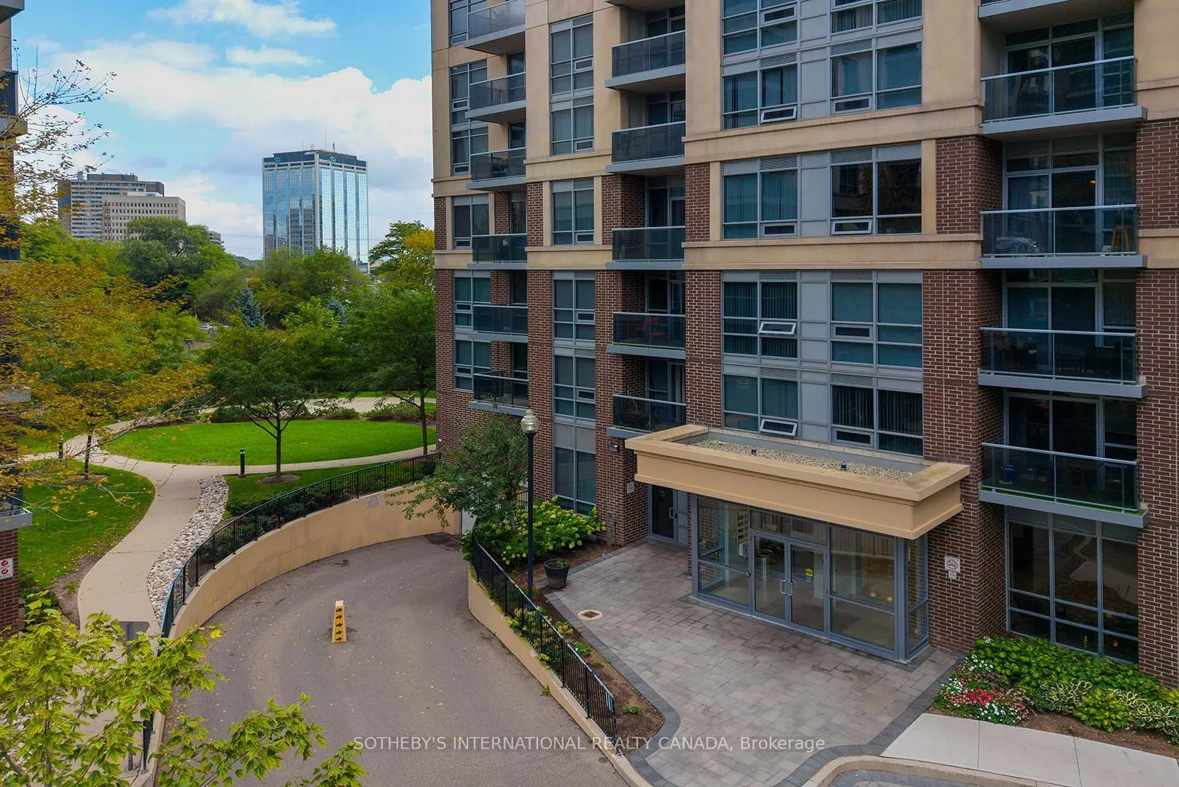 3 Michael Power Place, #208