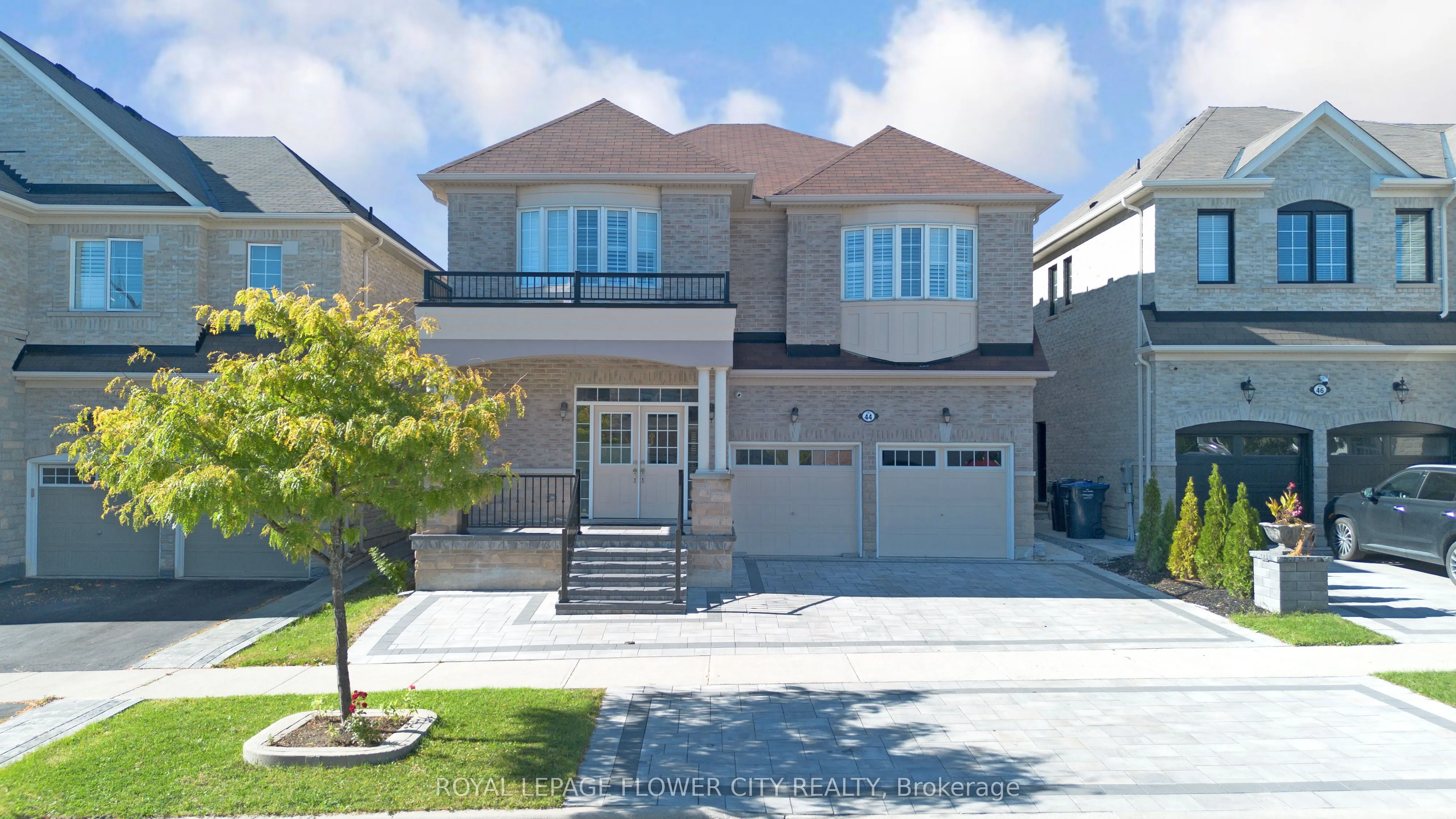 44 YOUNG GARDEN Crescent