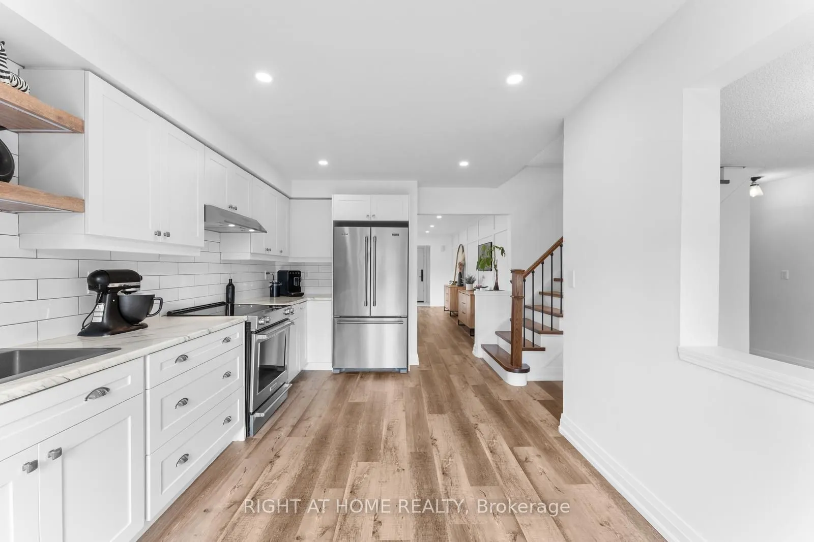 394 BAVERSTOCK Crescent