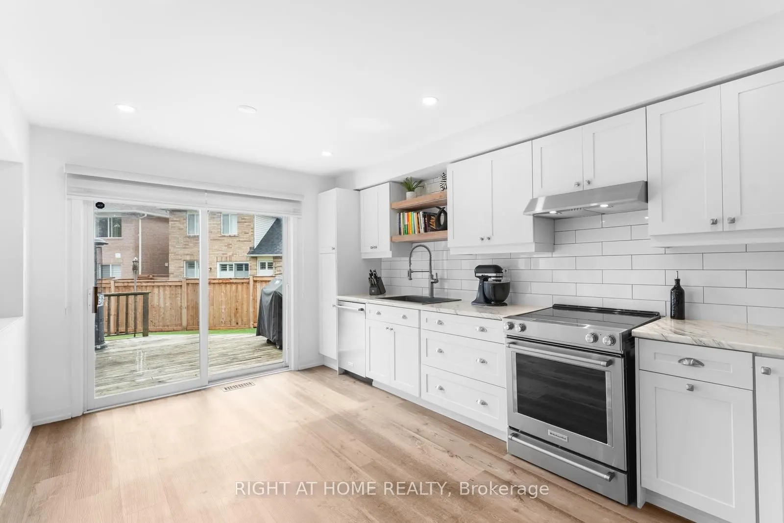 394 BAVERSTOCK Crescent