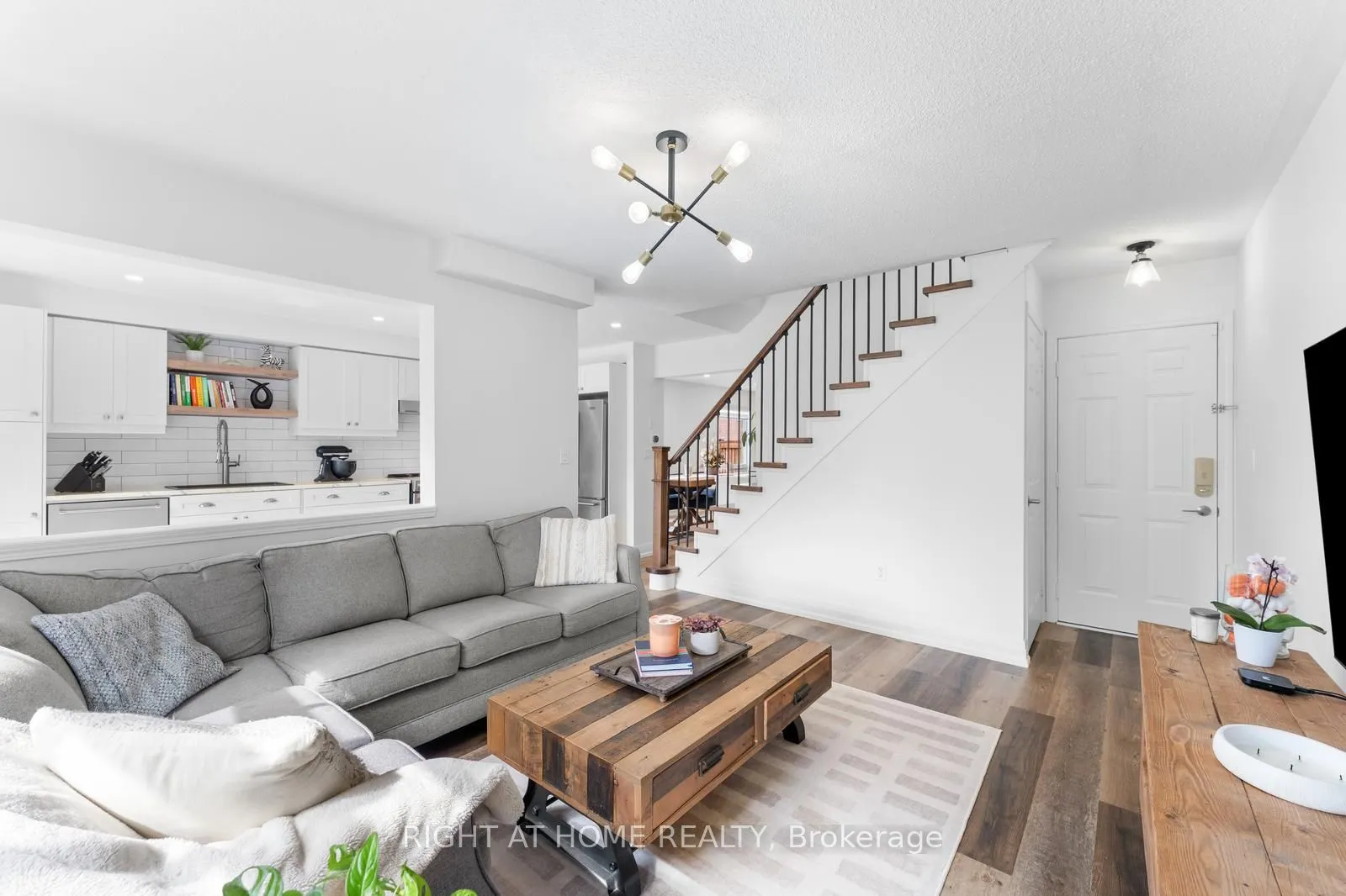 394 BAVERSTOCK Crescent