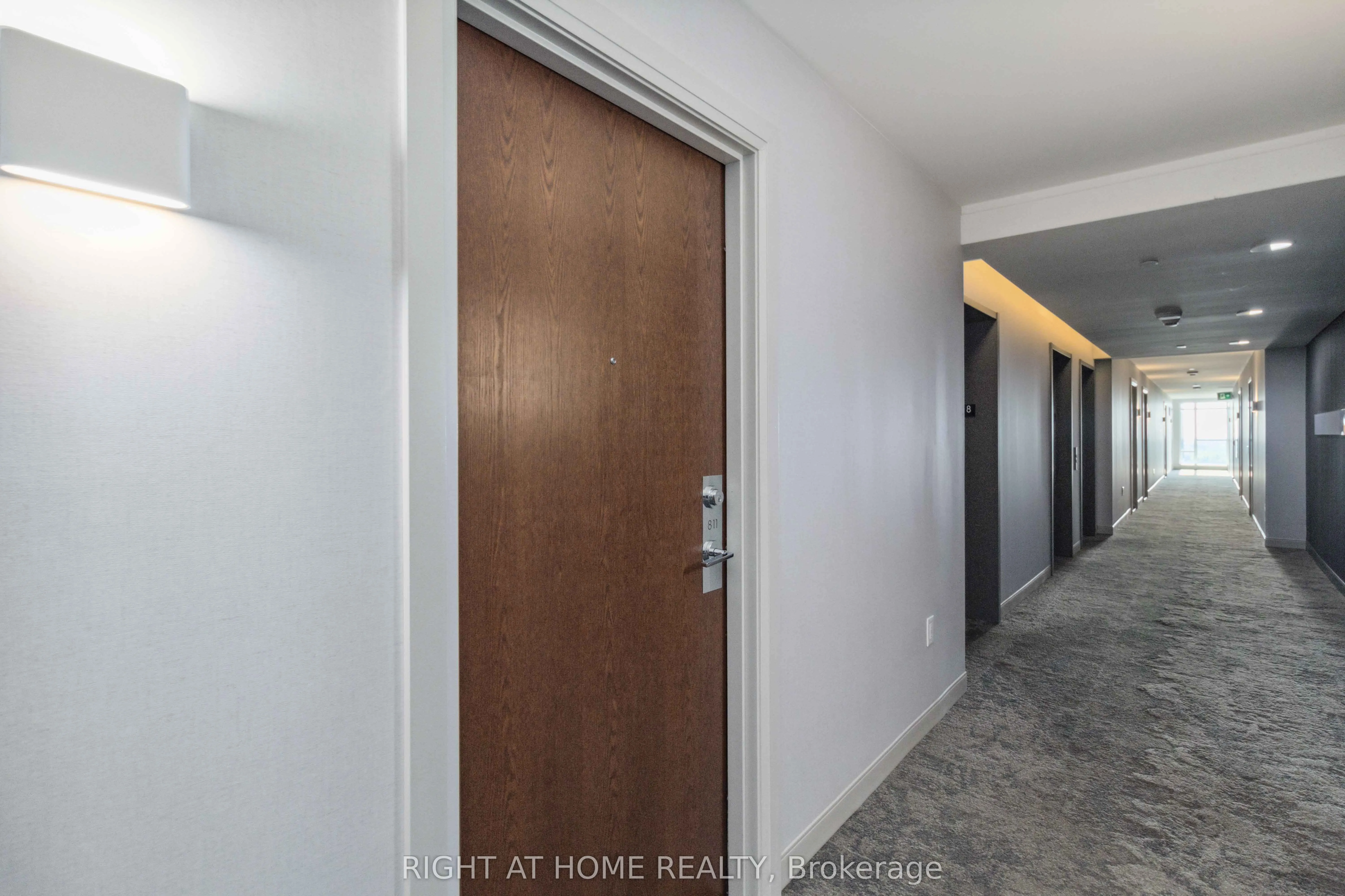 2560 Eglinton Avenue W, #811
