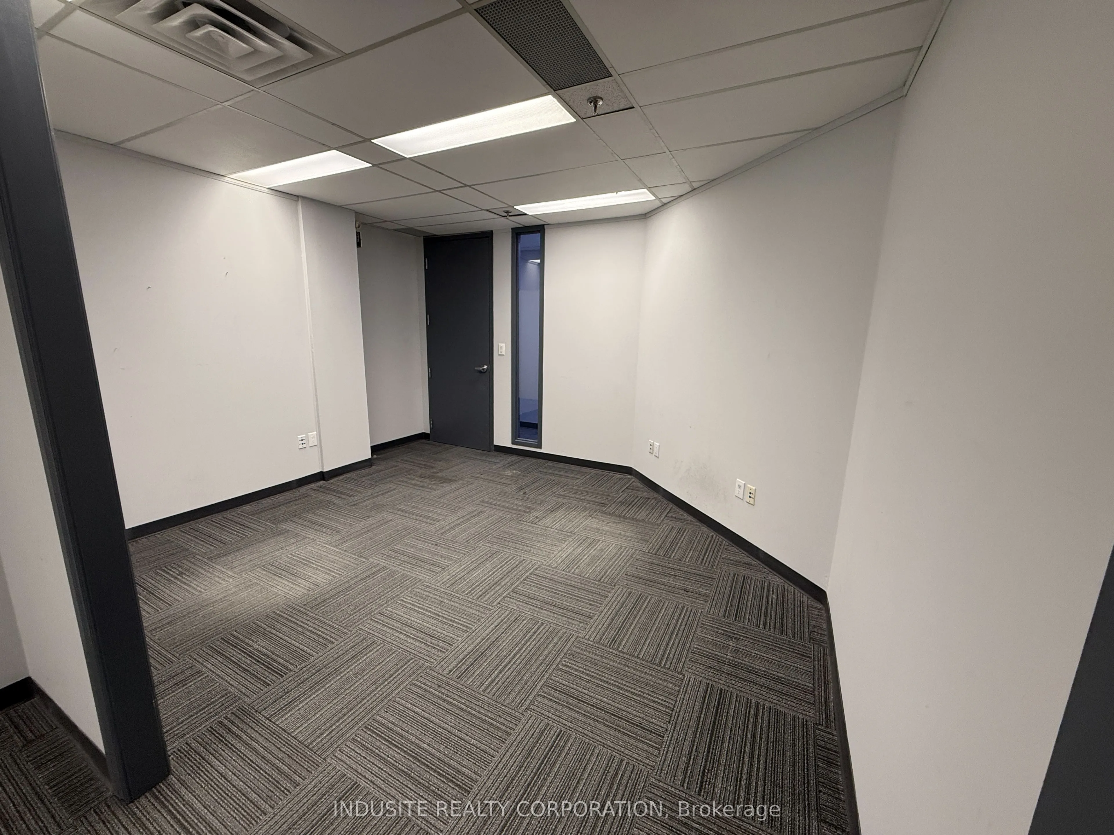 2800 Skymark Avenue, #205A