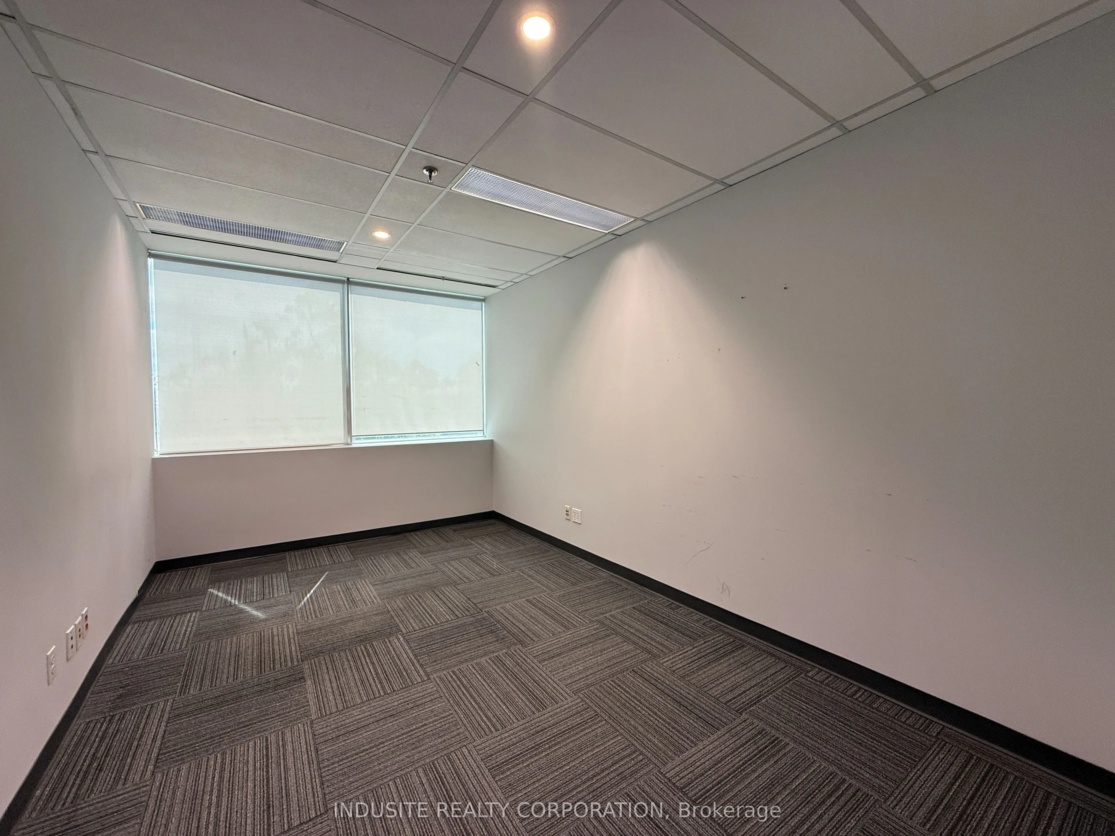 2800 Skymark Avenue, #205A