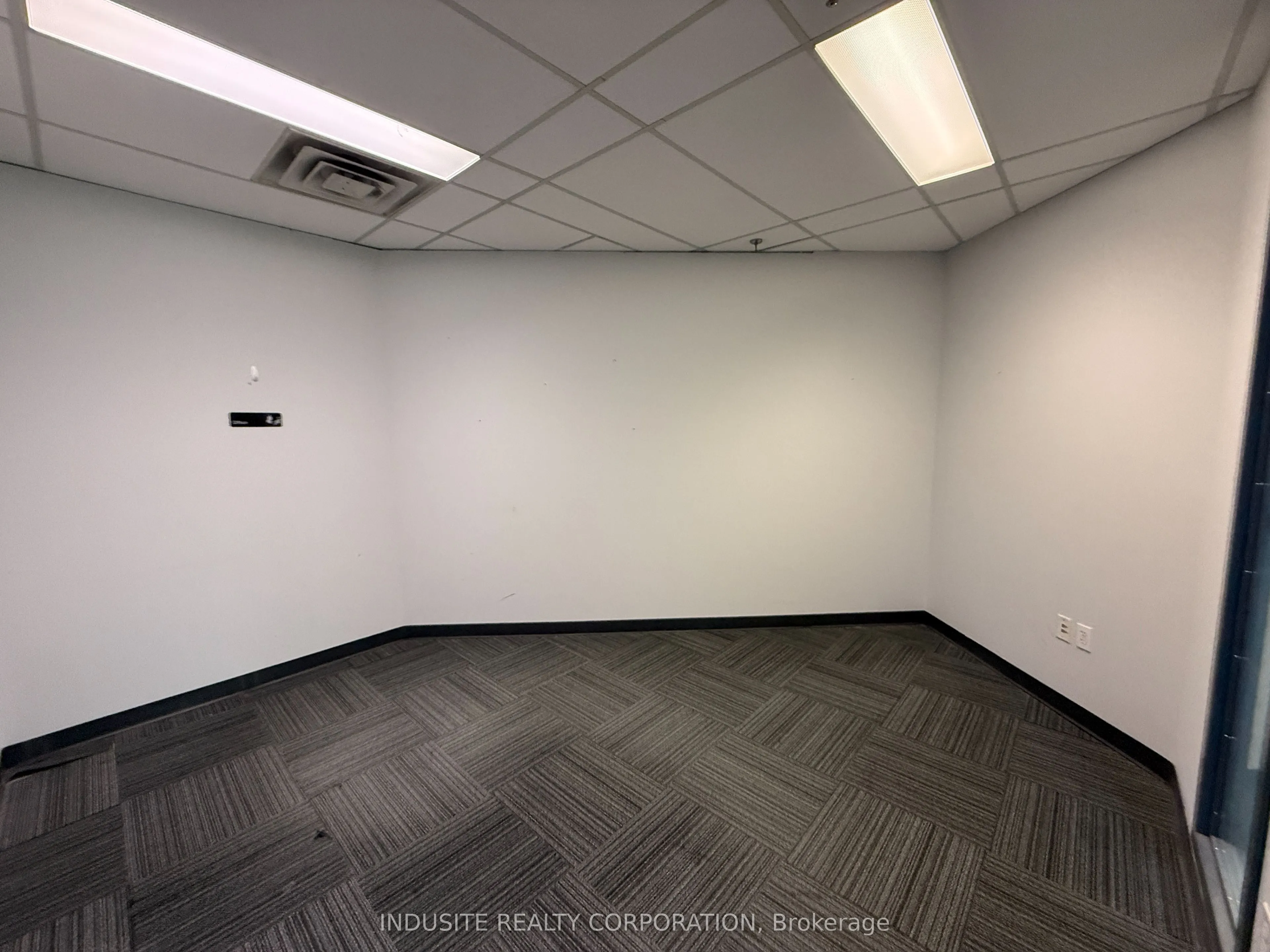 2800 Skymark Avenue, #205A